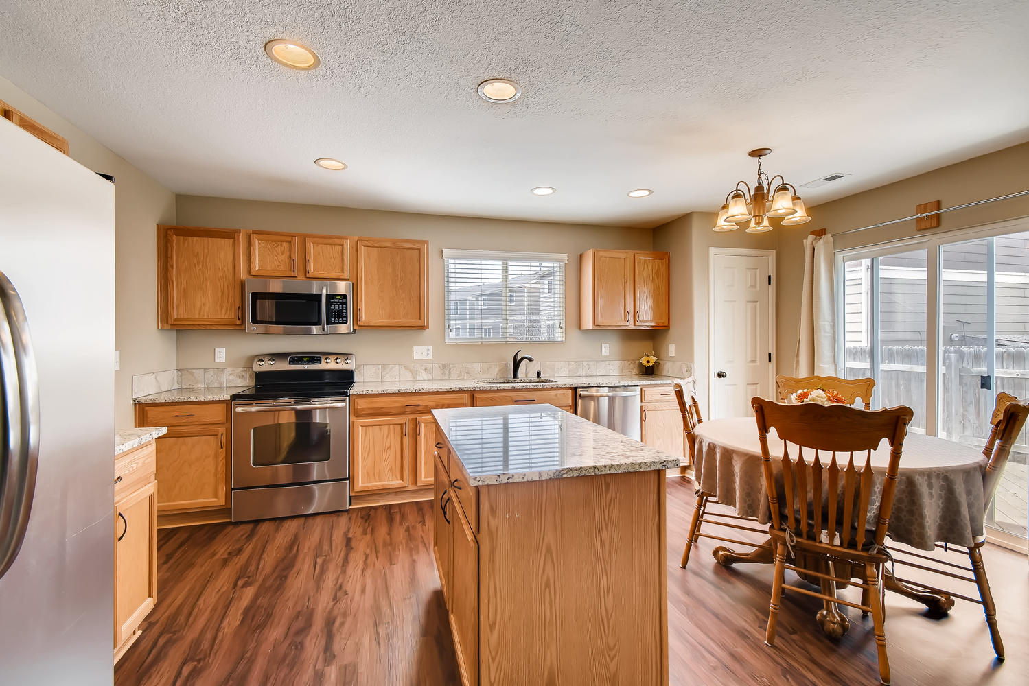 REAL ESTATE LISTING: 10595 Forester Pl Longmont CO Kitchen