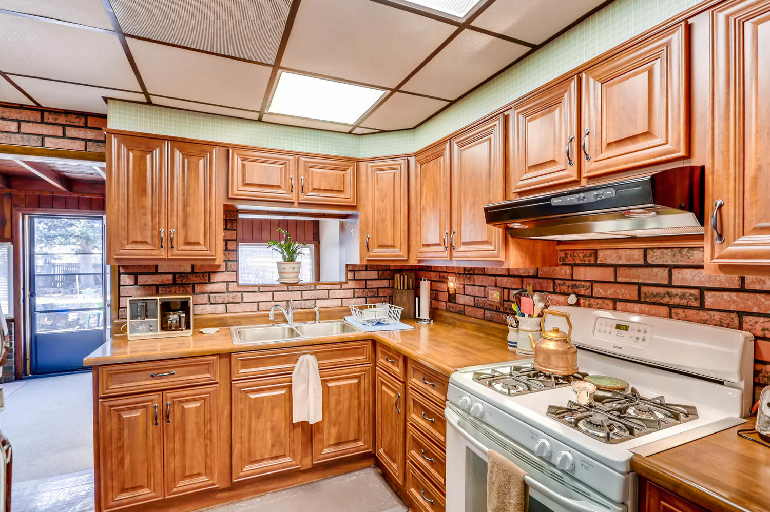 1867 S Madison St Denver CO Kitchen