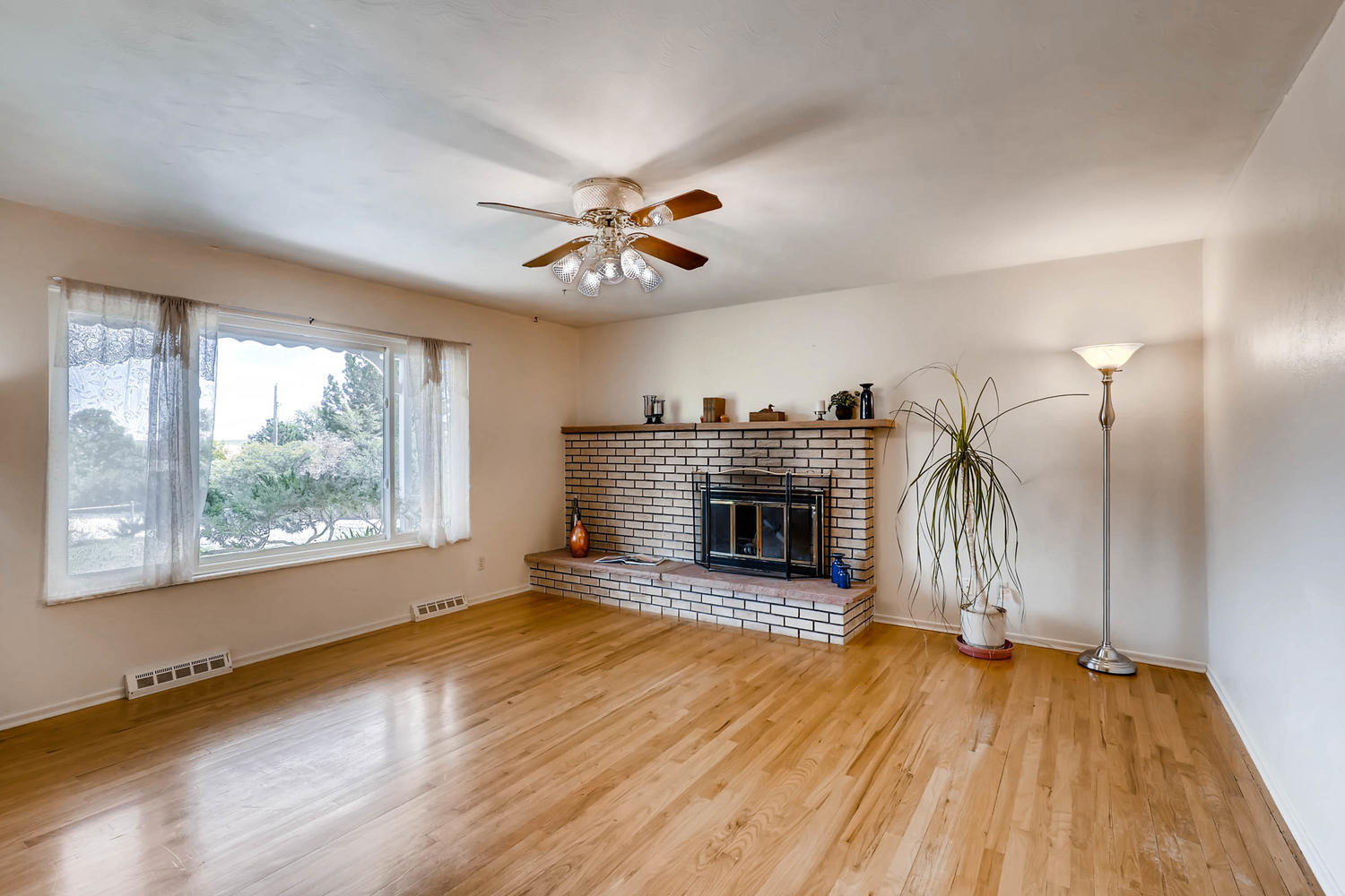 NEW LISTING: 7655 34th Ct Boulder CO 80302 Living Room