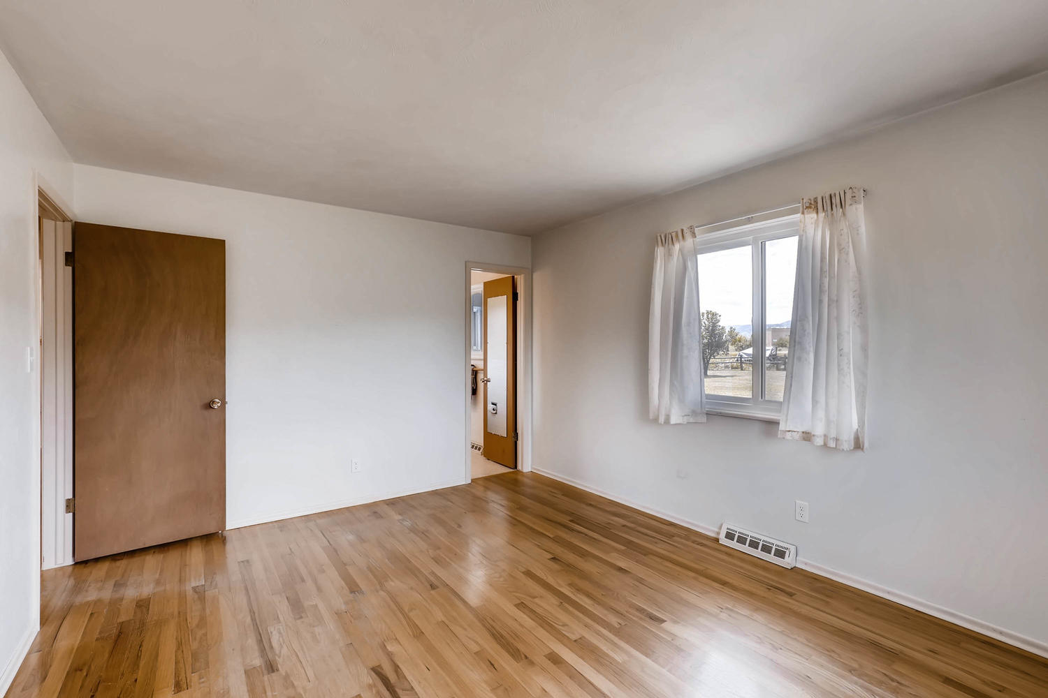 NEW LISTING: 7655 34th Ct Boulder CO 80302 Master Bedroom