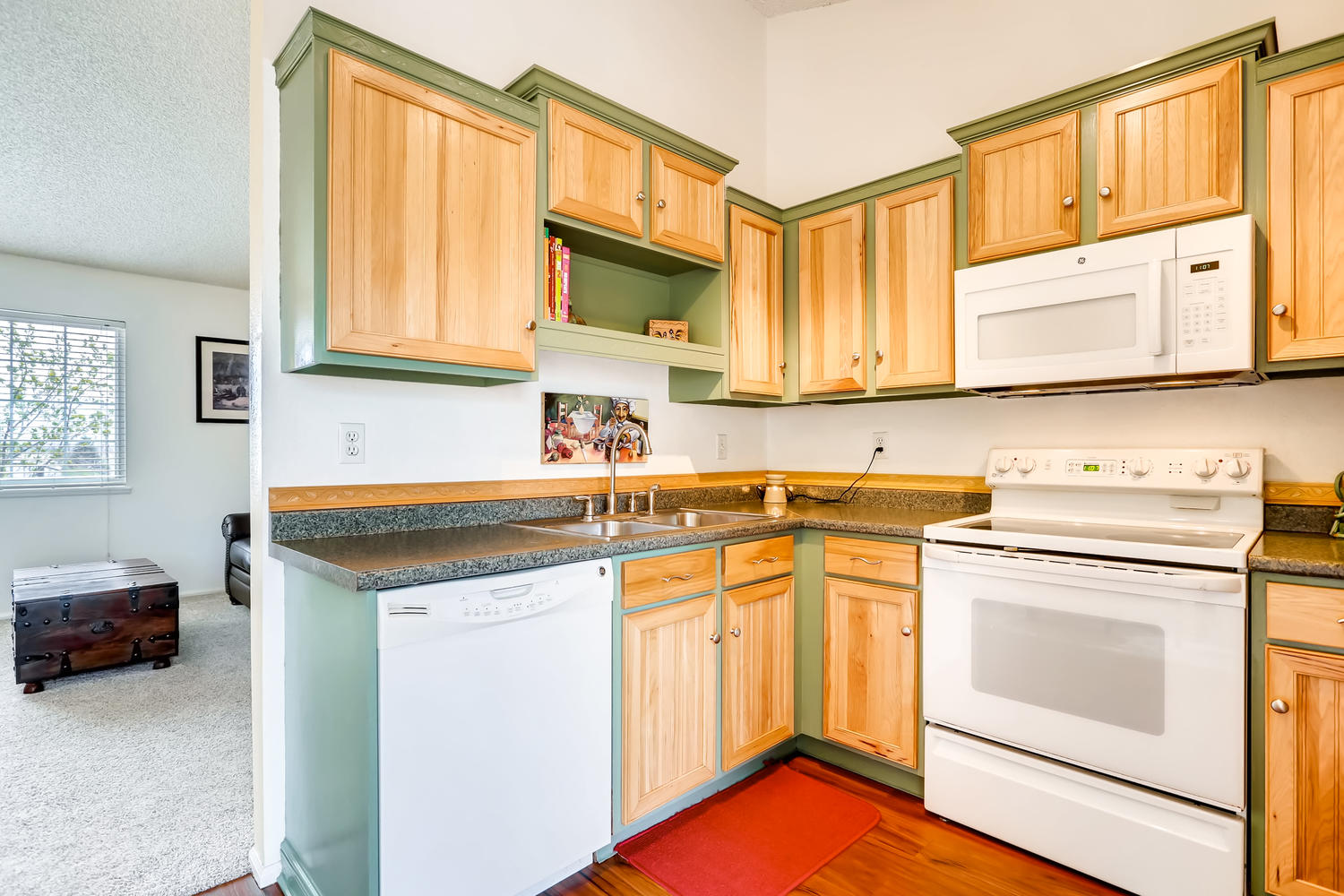 REAL ESTATE LISTING: 8725 S Yukon St Littleton CO Kitchen