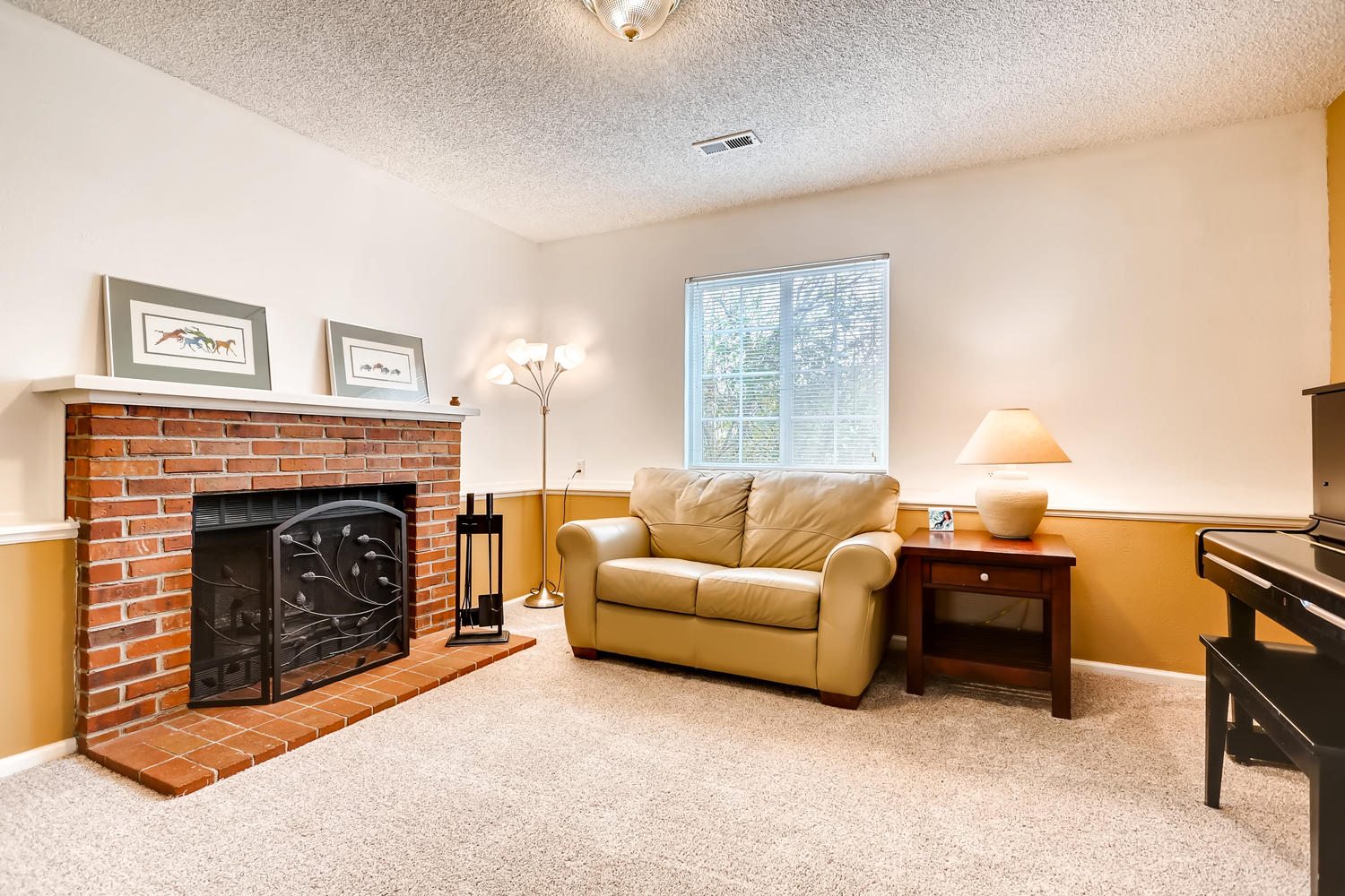 REAL ESTATE LISTING: 8725 S Yukon St Littleton CO Family Room