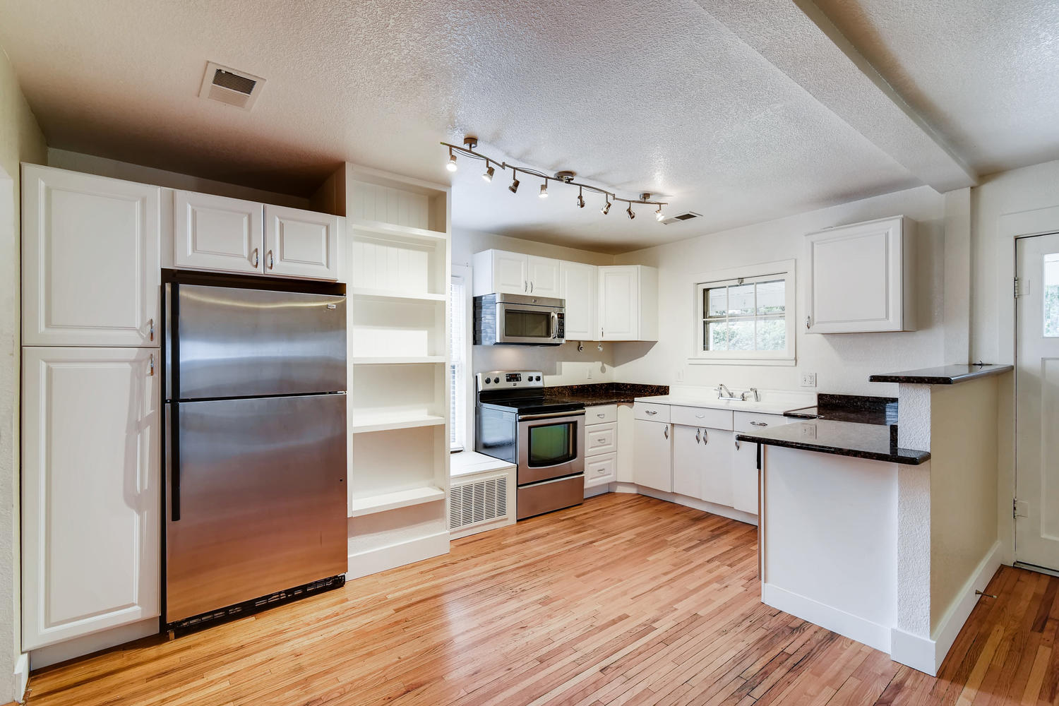 REAL ESTATE LISTING: 1201 E 1st Street Loveland CO Kitchen