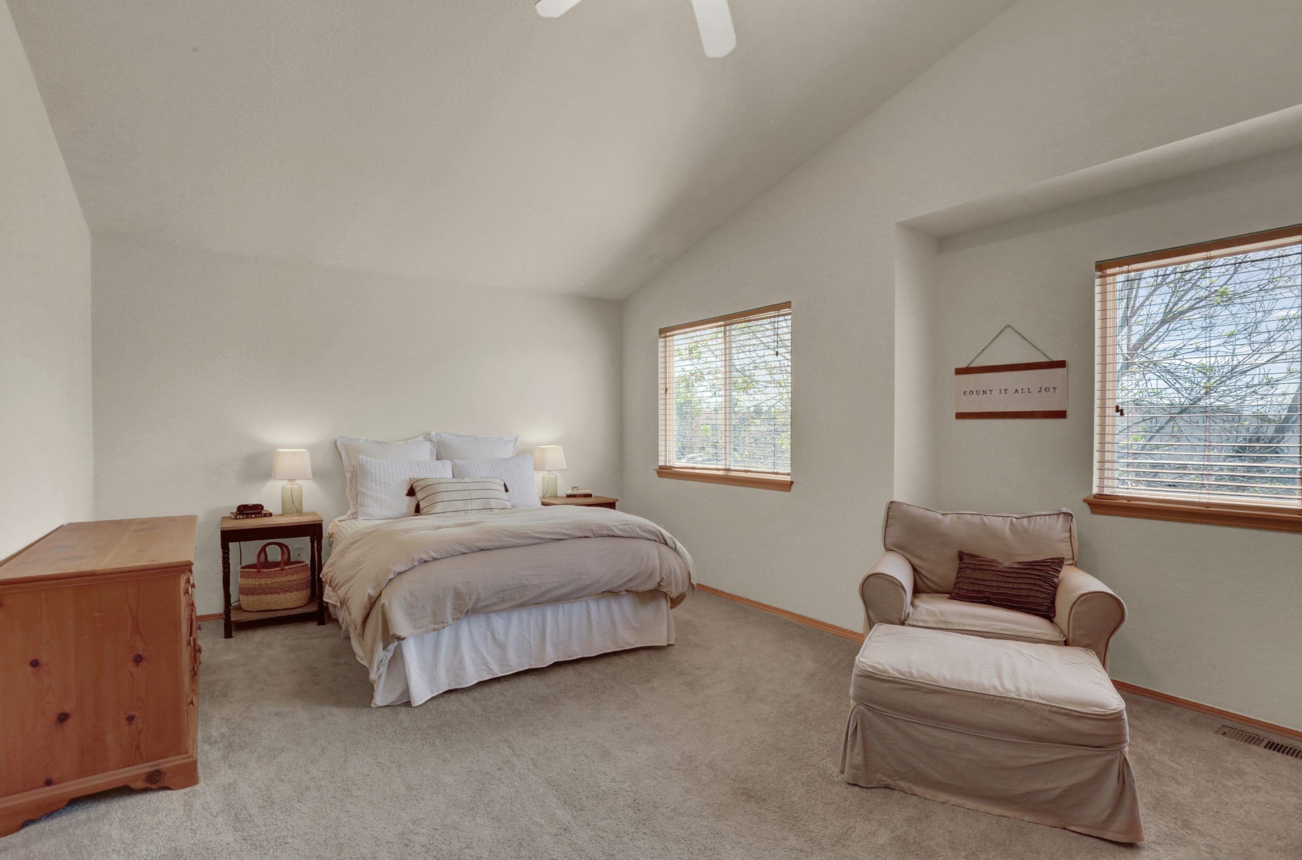 REAL ESTATE LISTING: 10502 Falcon St Firestone Master Suite