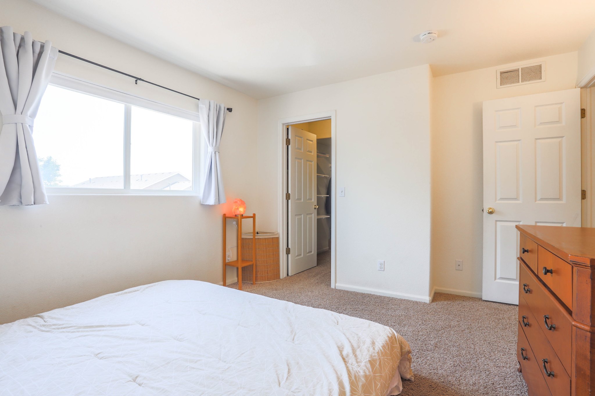 REAL ESTATE LISTING: 1601 Great Western Dr Longmont Master Bedroom