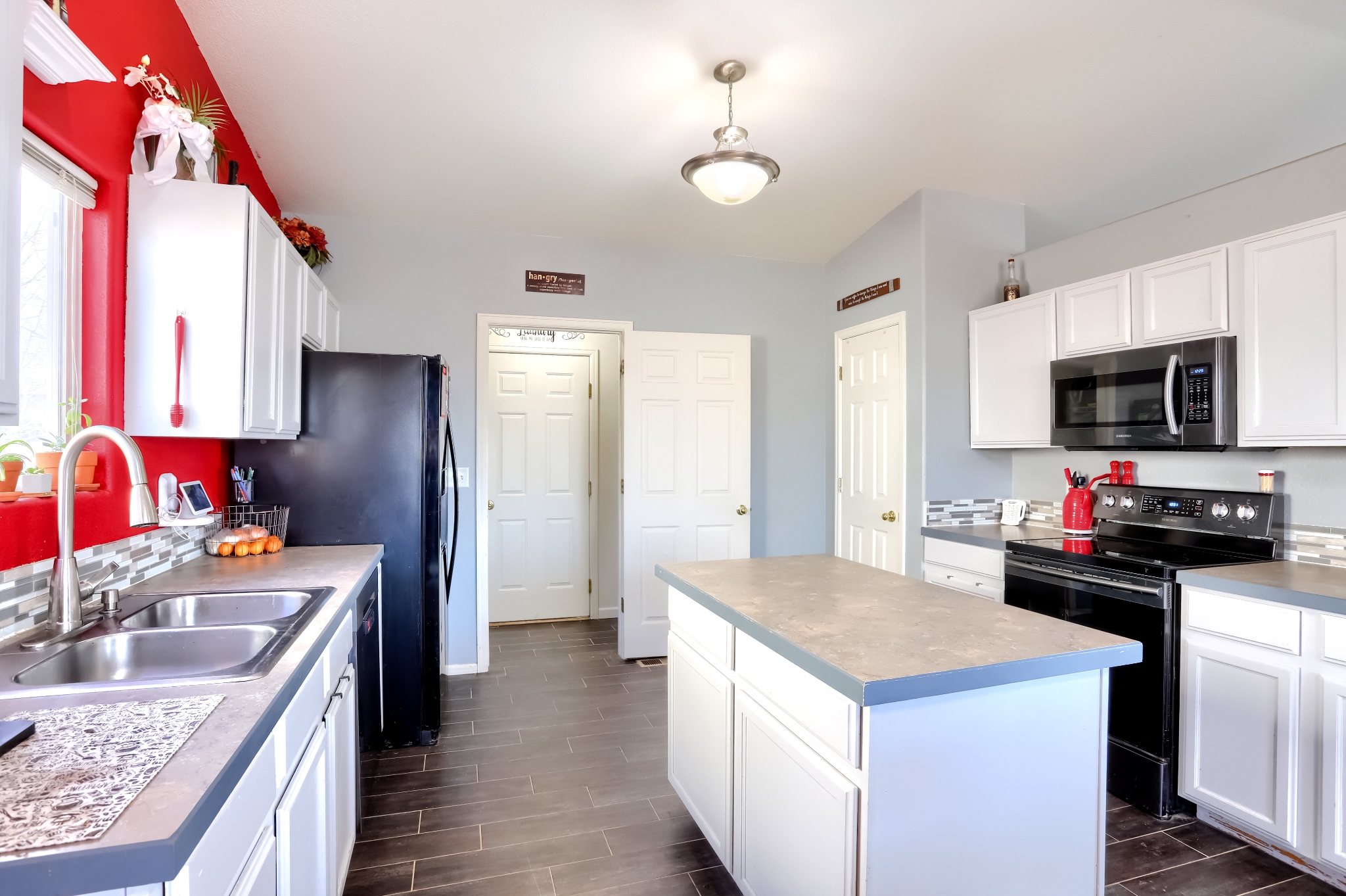 REAL ESTATE LISTING: 3011 45th Ave Greeley Kitchen