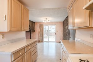 REAL ESTATE LISTING: 1516 Atwood St Longmont Kitchen