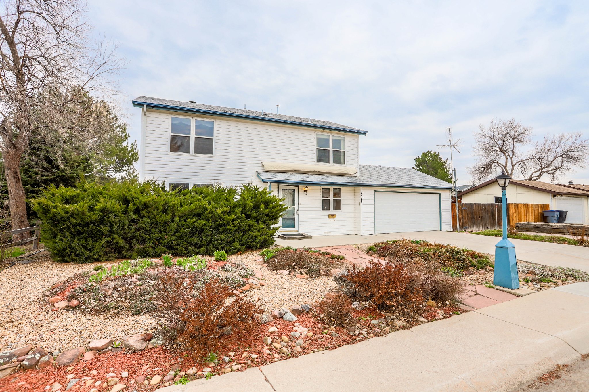REAL ESTATE LISTING: 1516 Atwood St Longmont Front Exterior