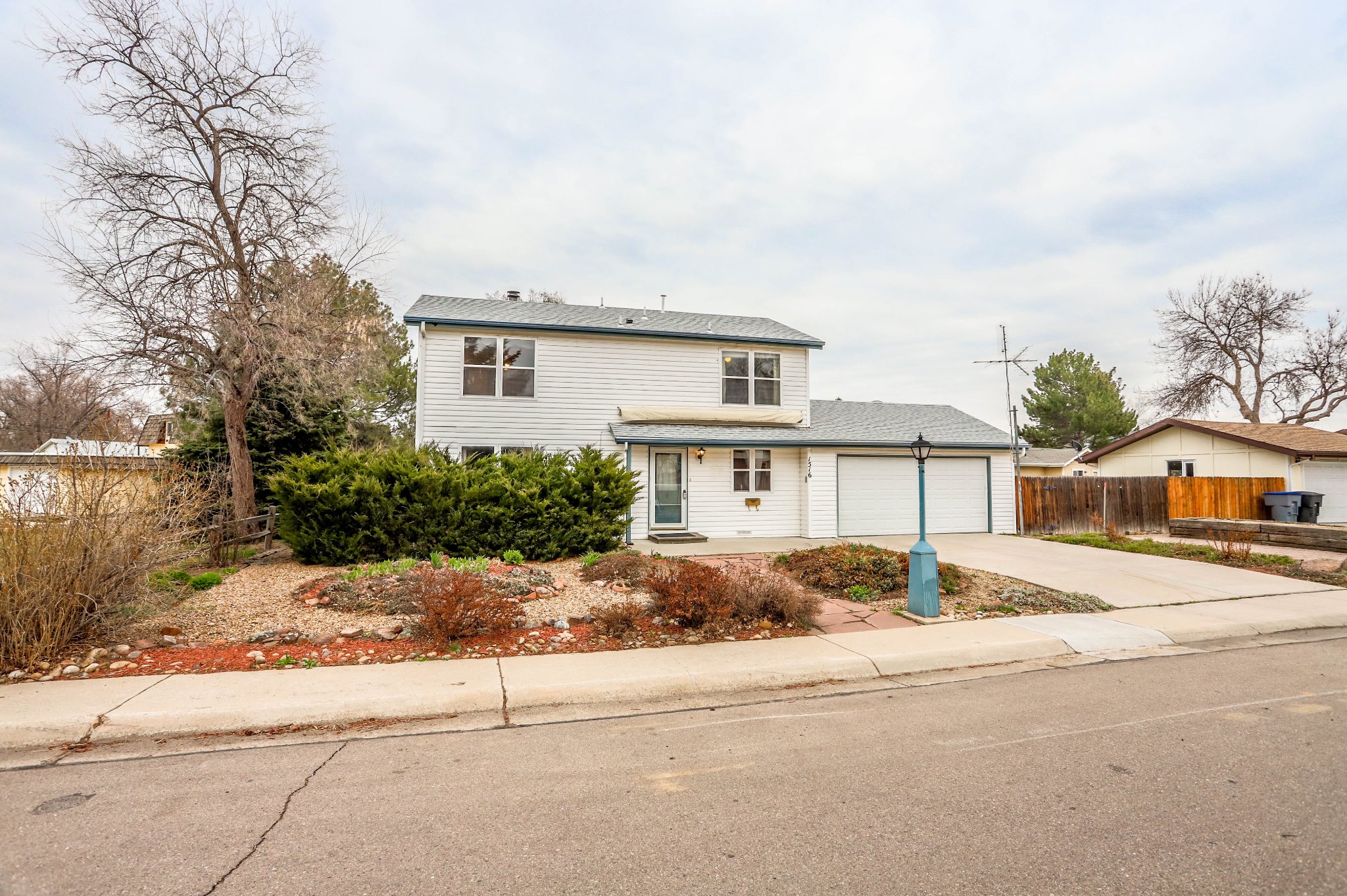 REAL ESTATE LISTING: 1516 Atwood St Longmont Front Exterior