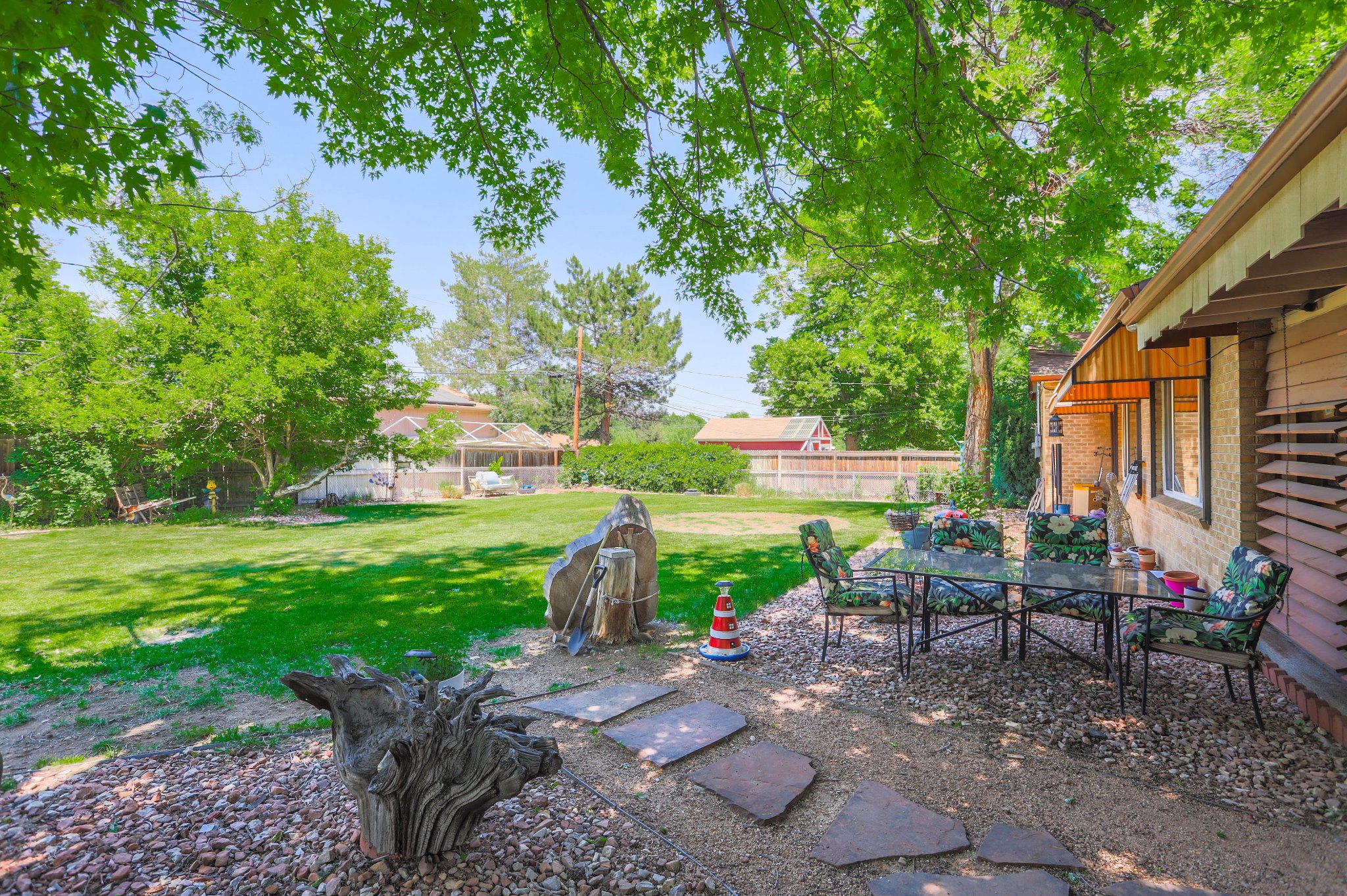 REAL ESTATE LISTING: 75 Zephyr St Lakewood Back Yard