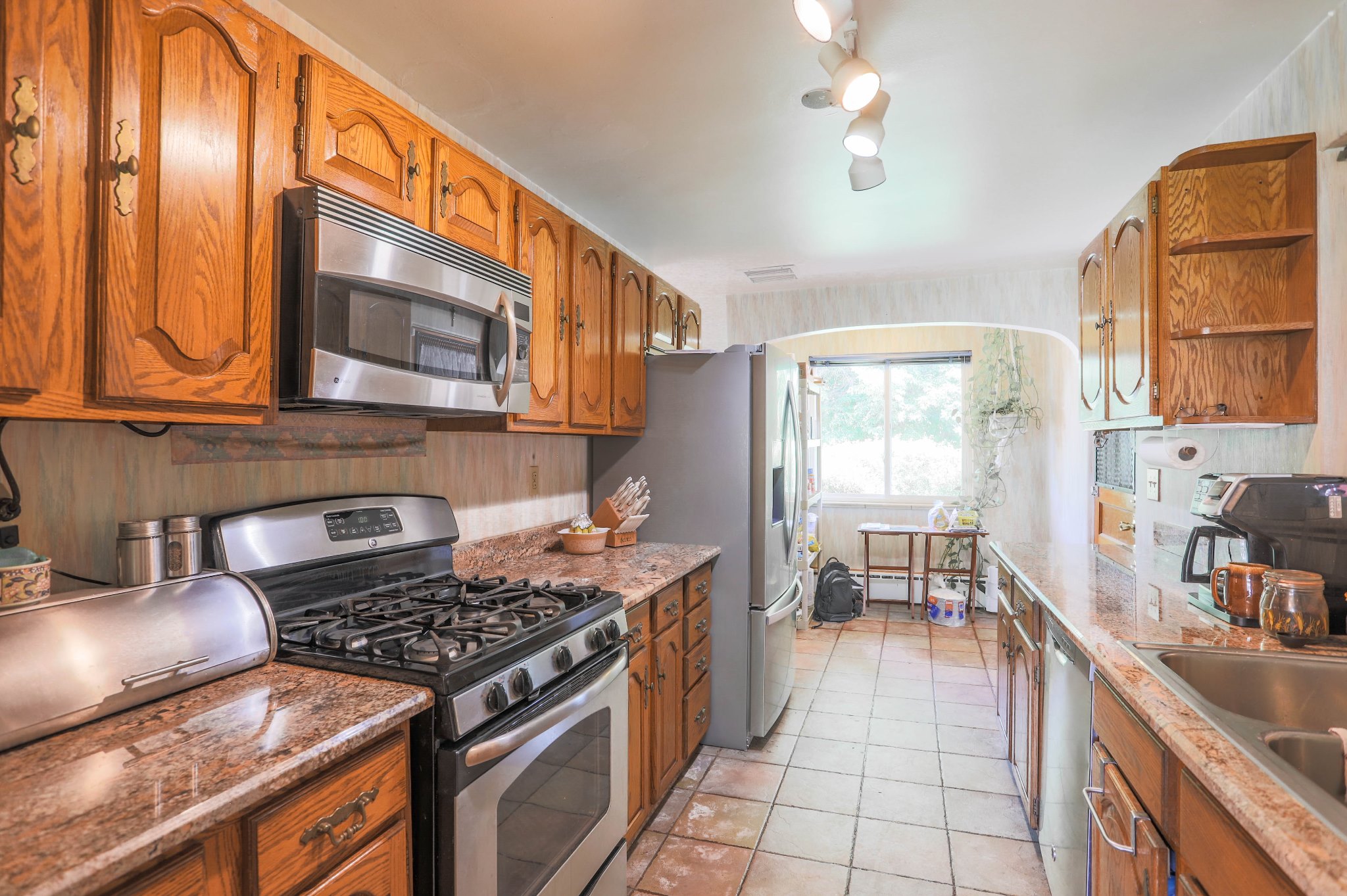 REAL ESTATE LISTING: 75 Zephyr St Lakewood Kitchen