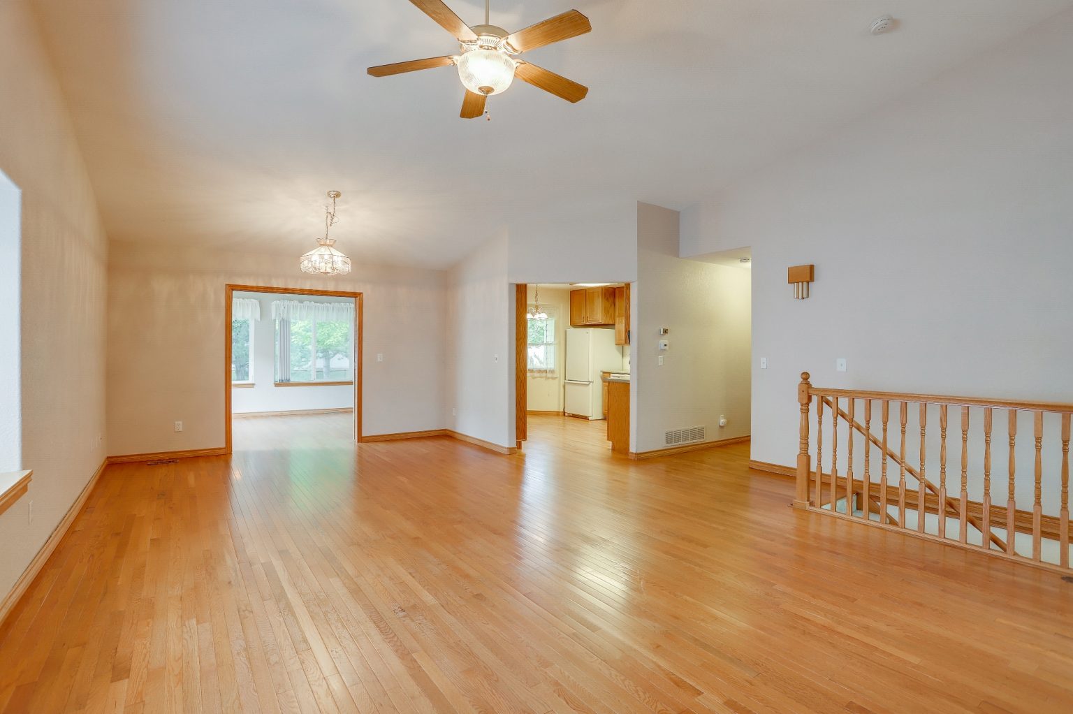 REAL ESTATE LISTING: 1730 Grove Ct Longmont Living Room