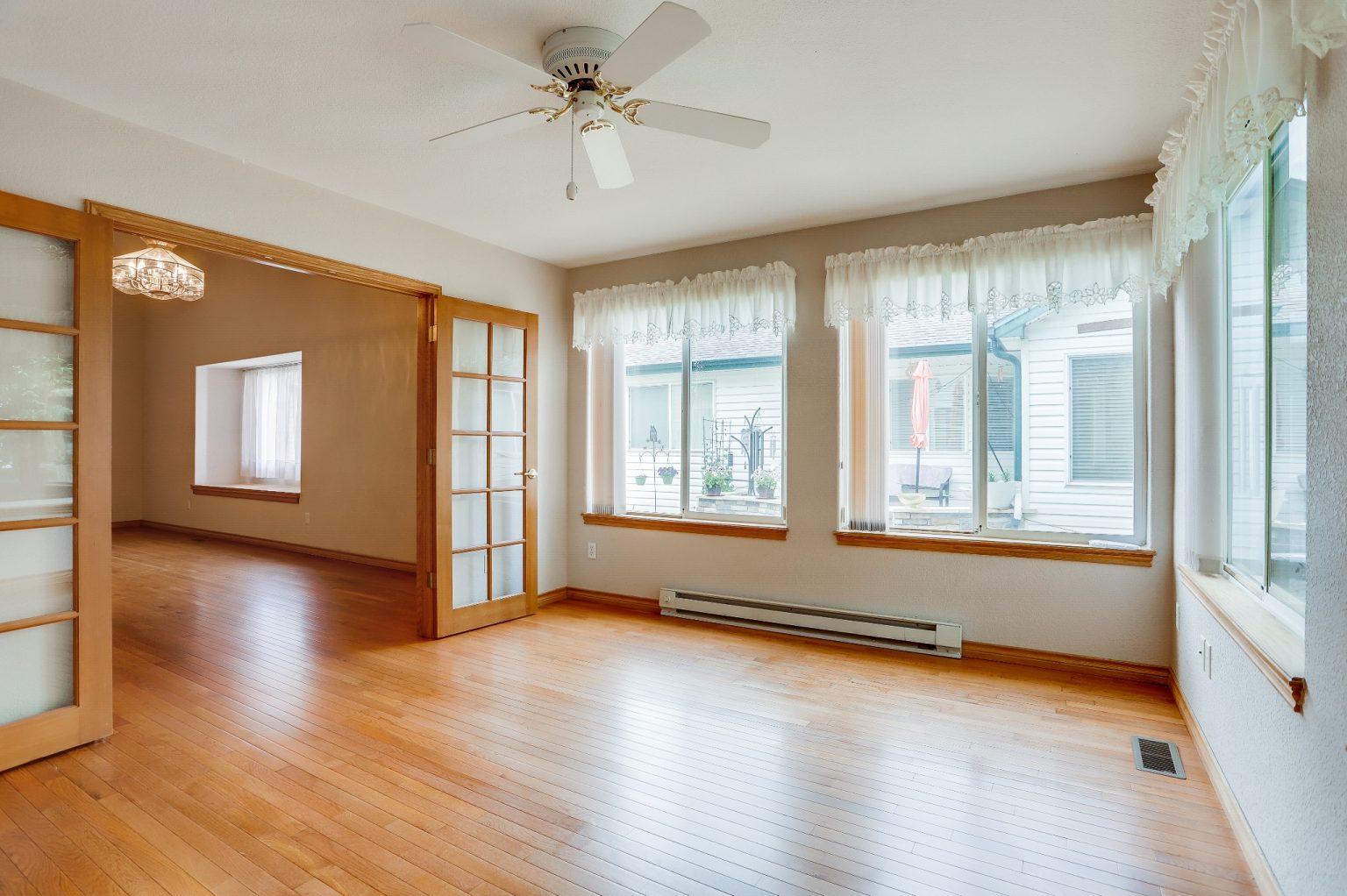 REAL ESTATE LISTING: 1730 Grove Ct Longmont Sun Room