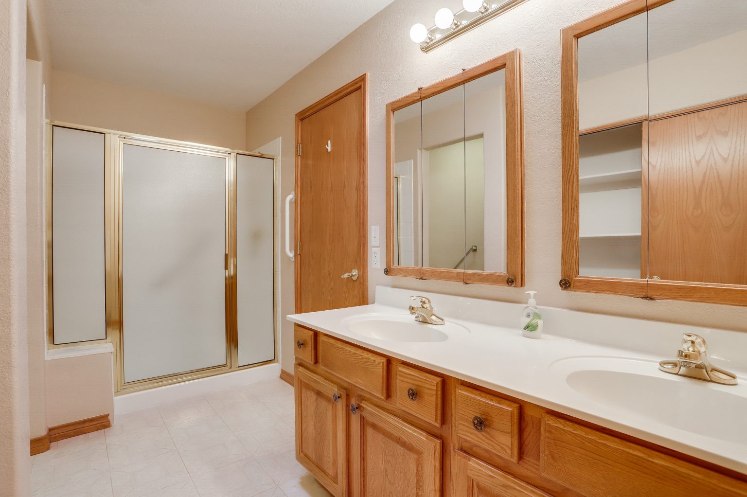REAL ESTATE LISTING: 1730 Grove Ct Longmont Master Bath