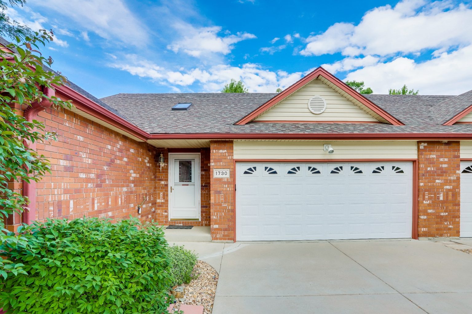 REAL ESTATE LISTING: 1730 Grove CT Longmont Front Exterior