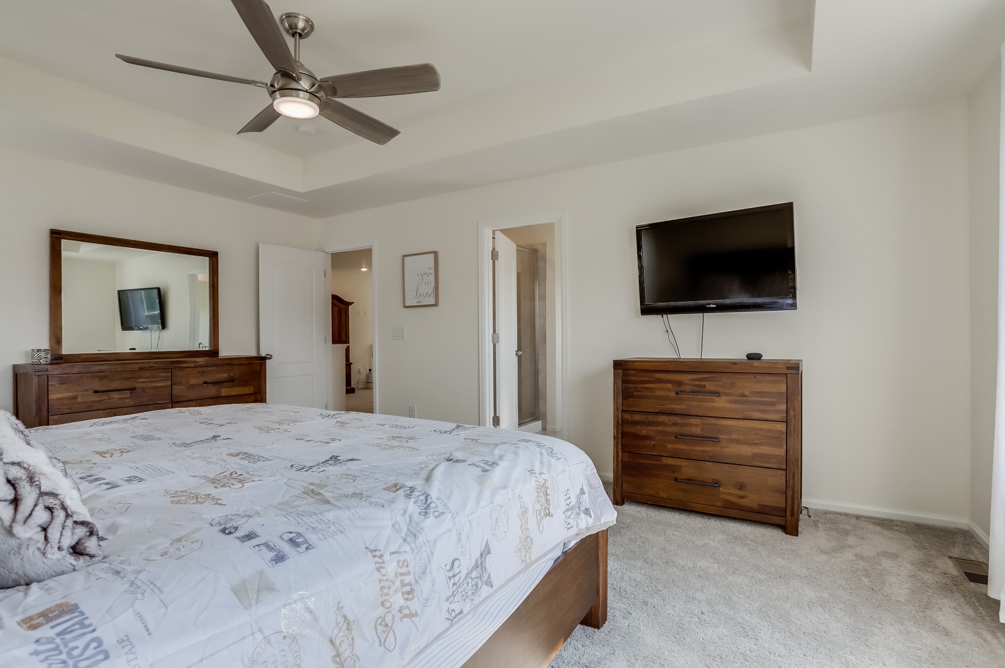 REAL ESTATE LISTING: 12813 Clearview St Firestone Master Bedroom