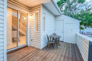 REAL ESTATE LISTING: 1010S Pitkin St Aurora Private Deck