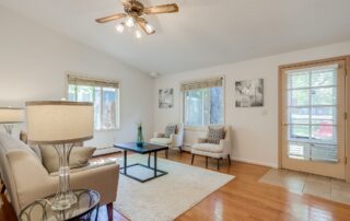 REAL ESTATE LISTING: 1409 Cannon St Louisville Family Room