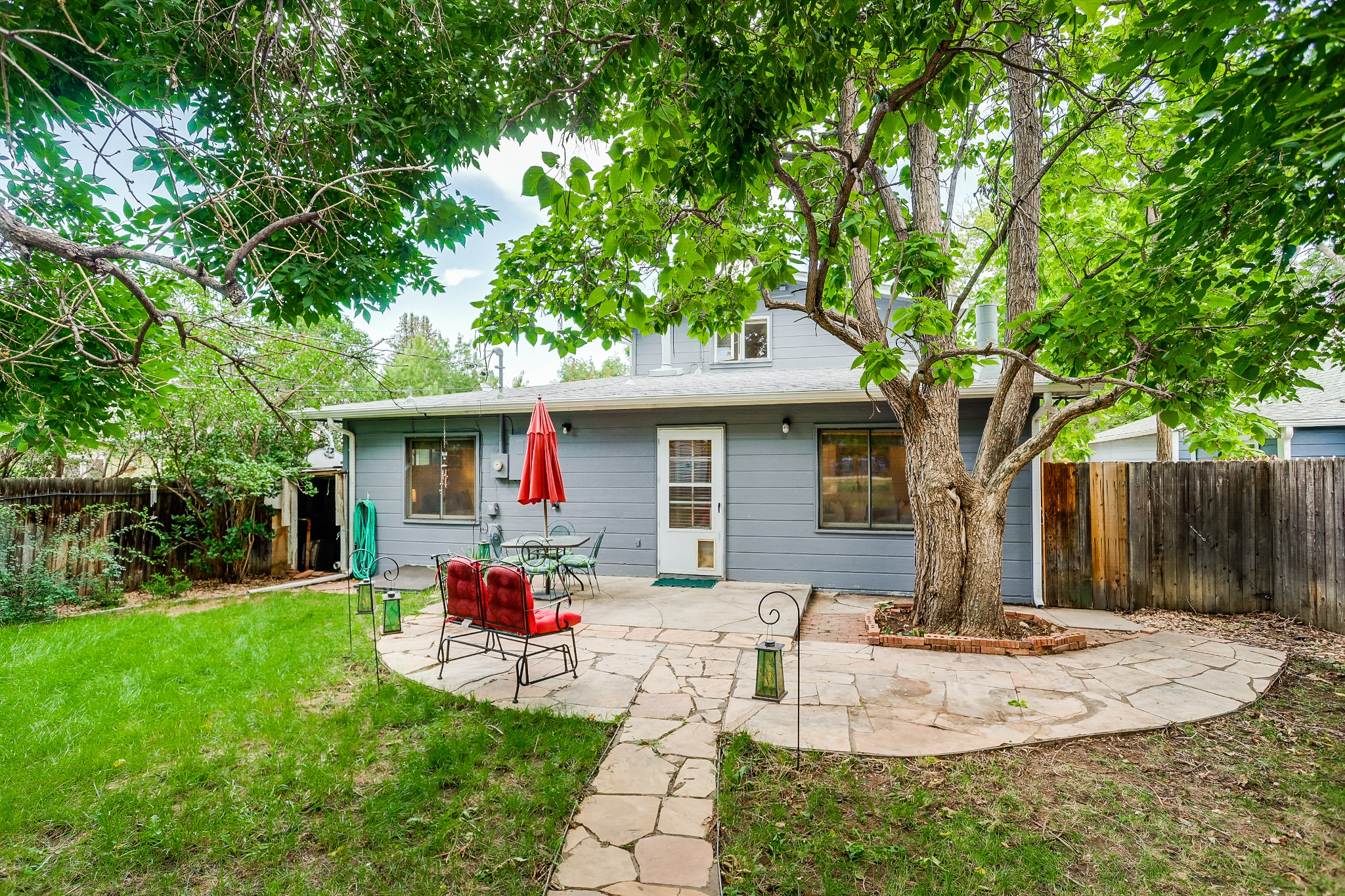 REAL ESTATE LISTING: 1409 Cannon St Louisville Back Yard Patio