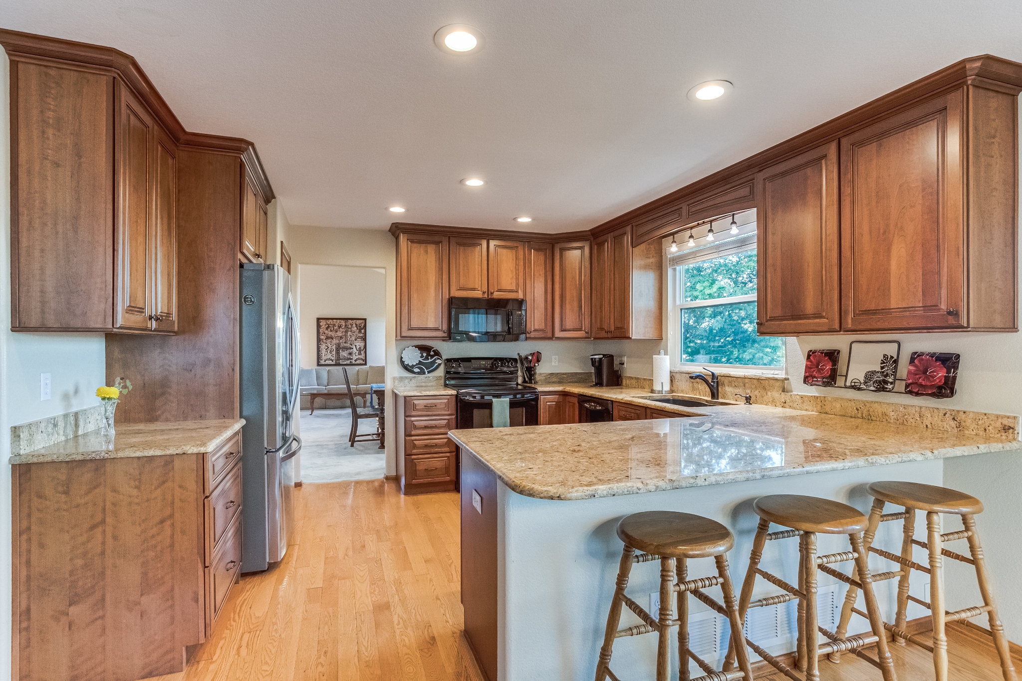 REAL ESTATE LISTING: 1280 Elmwood Ct Broomfield Kitchen
