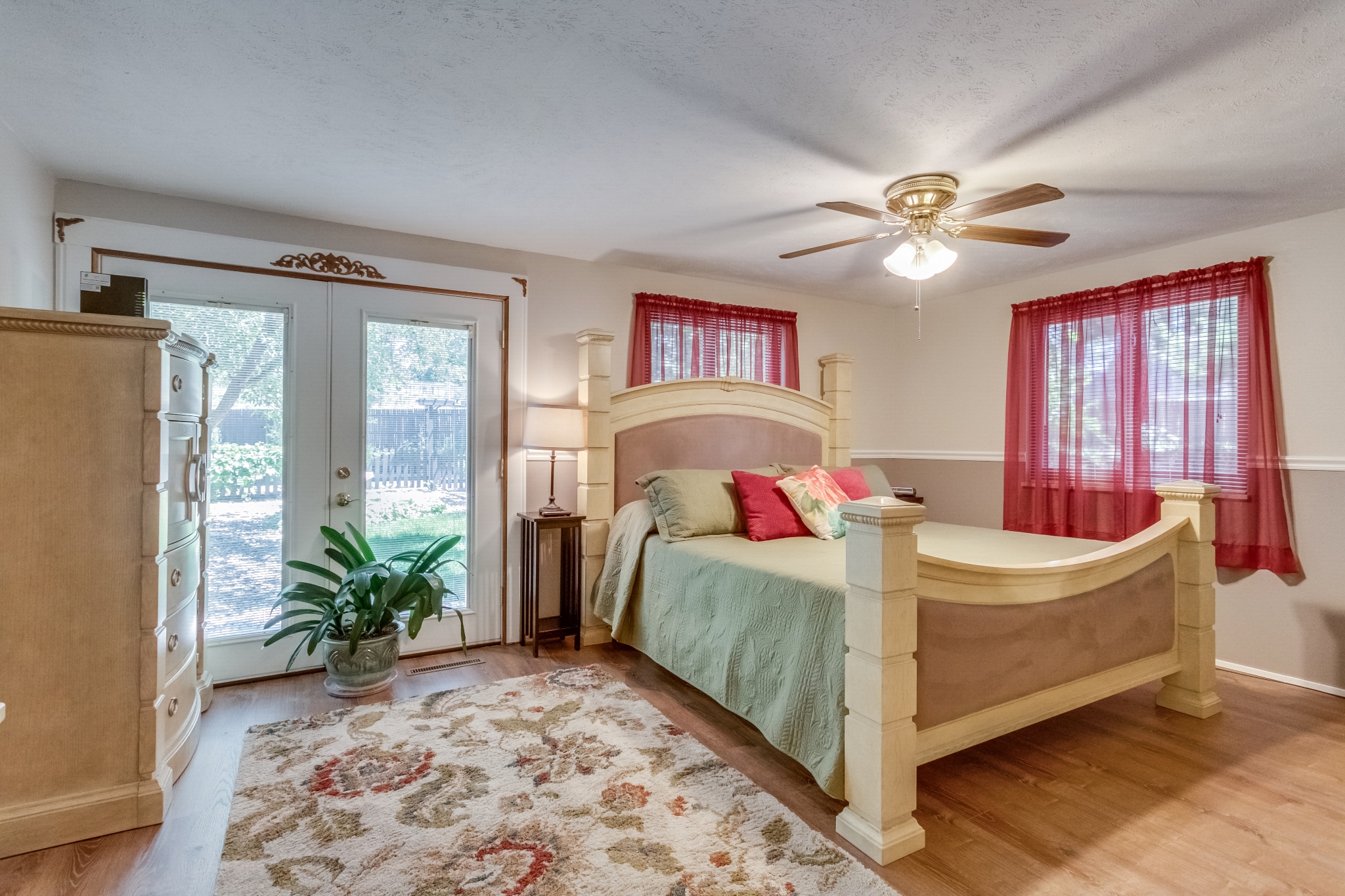 REAL ESTATE LISTING: 461 Verdant Circle Master Bedroom
