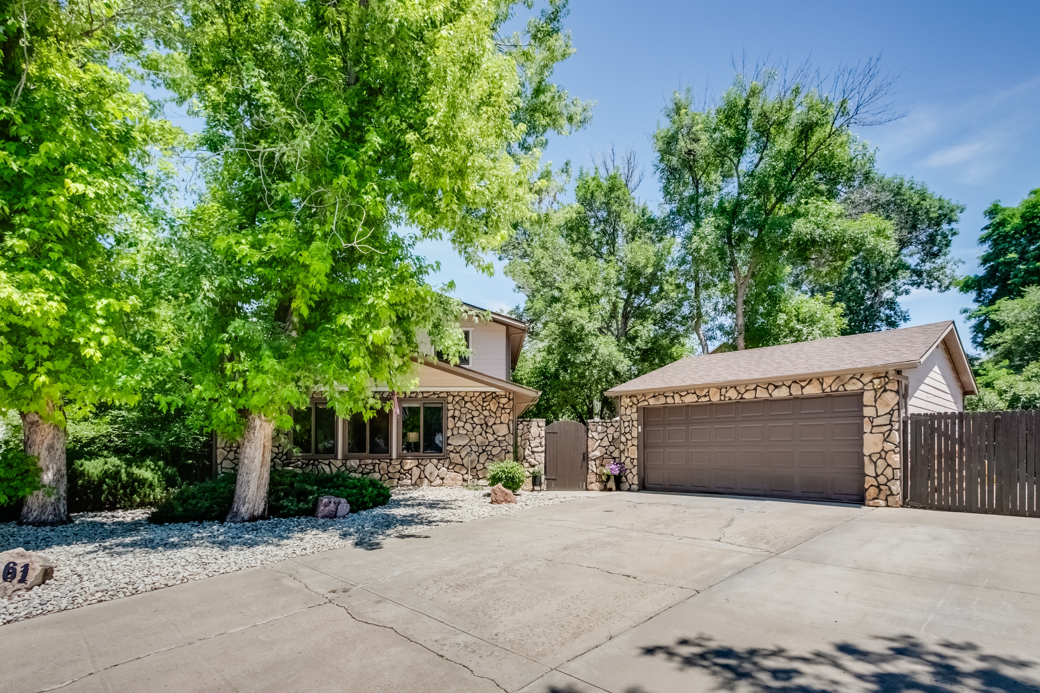 REAL ESTATE LISTING: 461 Verdant Circle Front Exterior