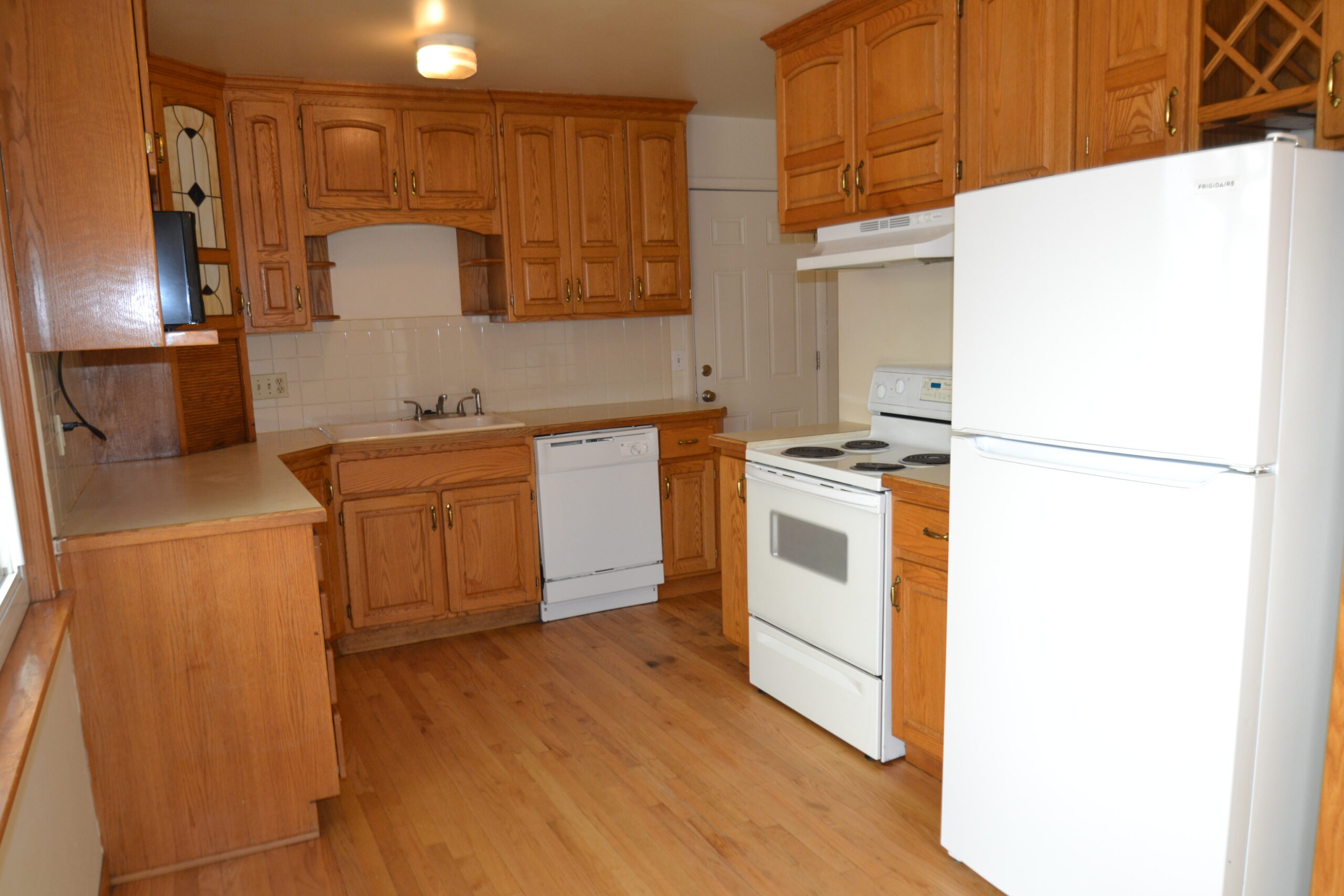 REAL ESTATE LISTING: 2519 14th Ave Kitchen