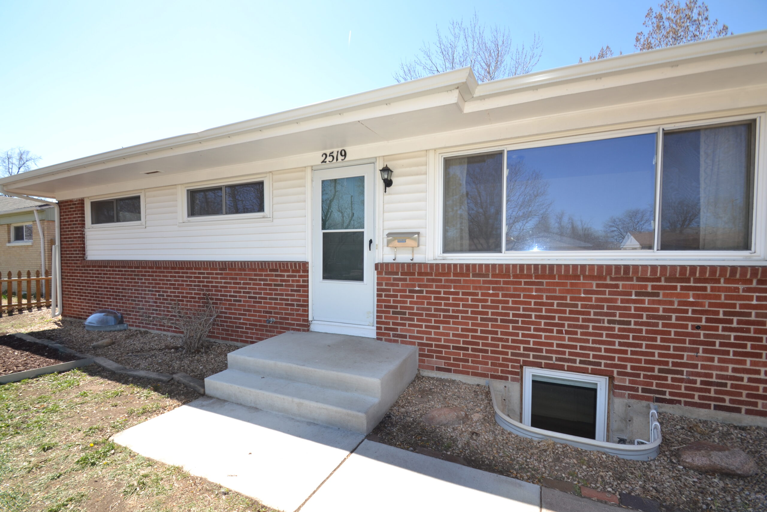 REAL ESTATE LISTING: 2519 14th Ave Front Entry