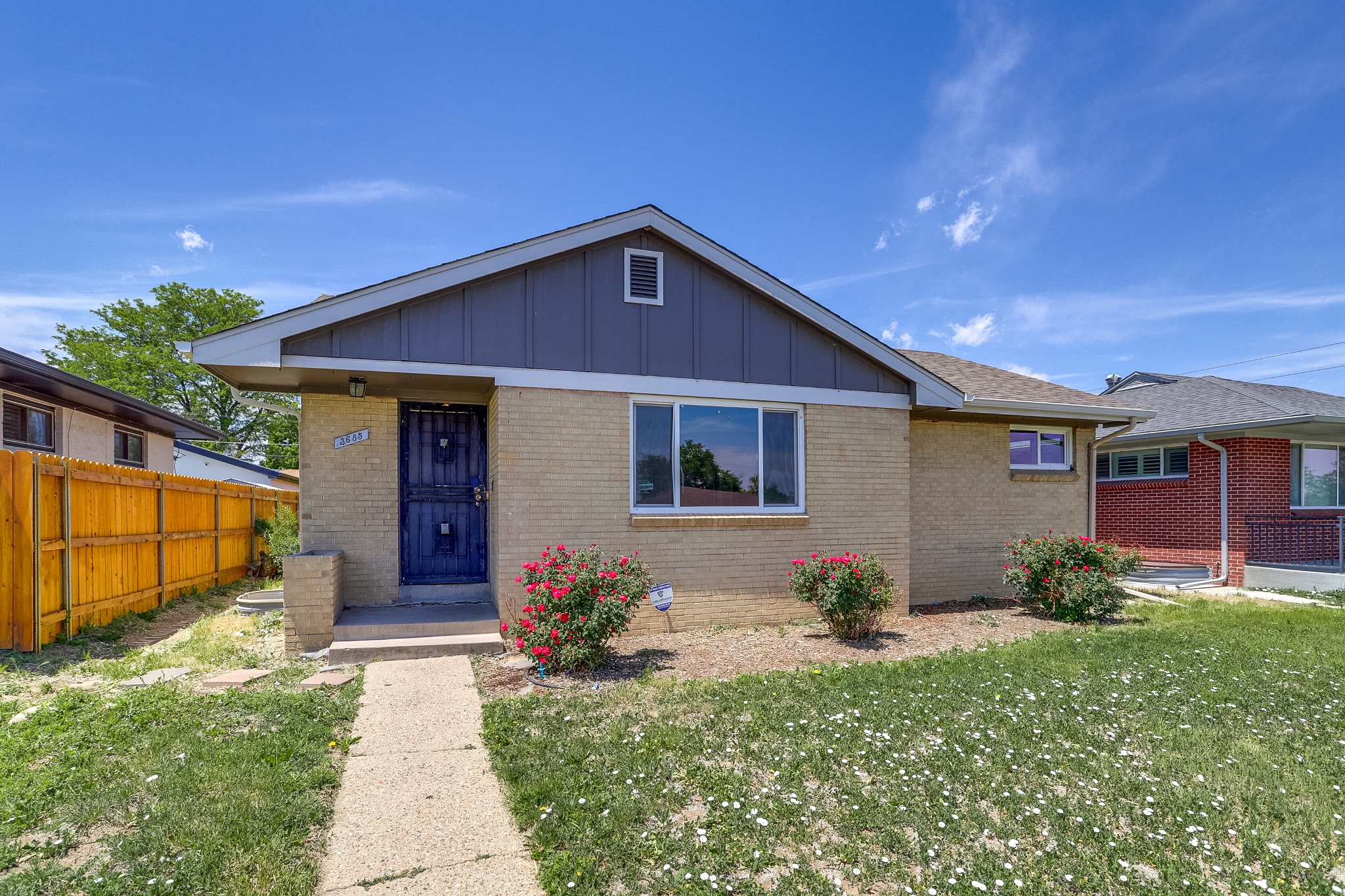 REAL ESTATE LISTING: 3685 Jasmine St Denver Front Exterior