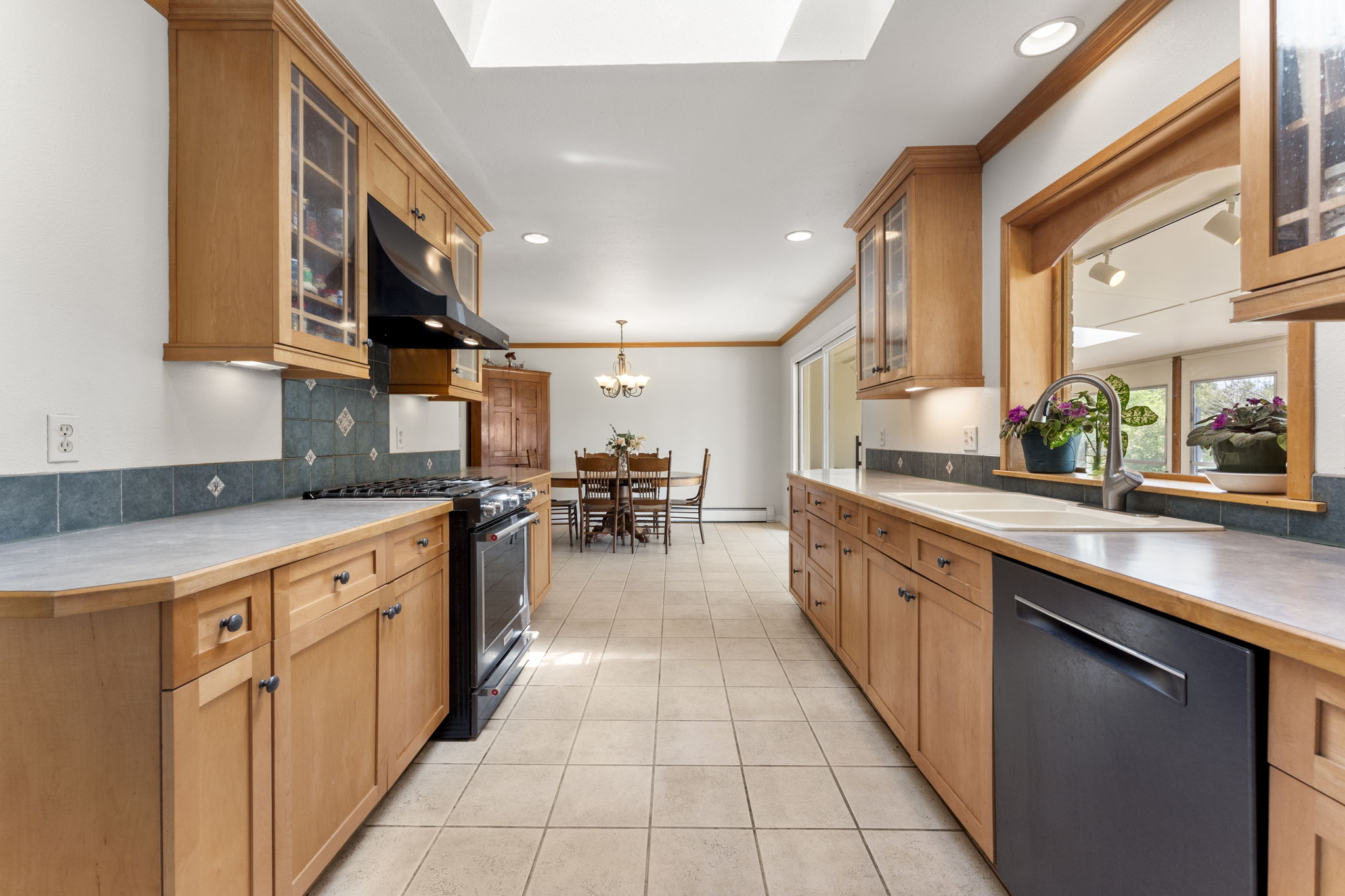 REAL ESTATE LISTING: 12566 County Road 1 Longmont Kitchen