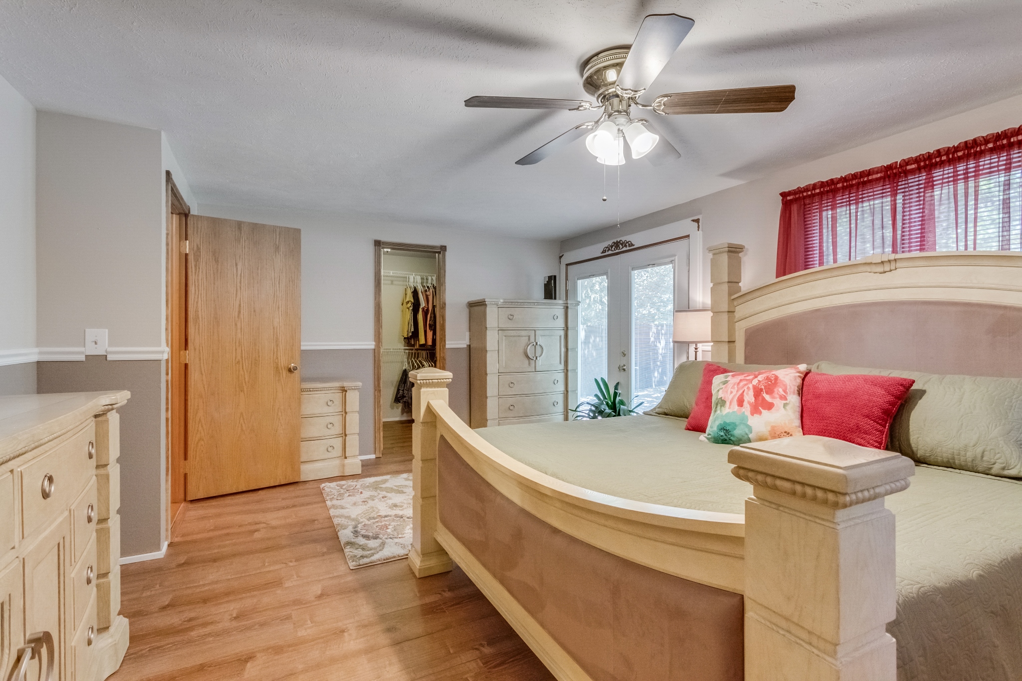 REAL ESTATE LISTING: 461 Verdant Cir Longmont Primary Bedroom