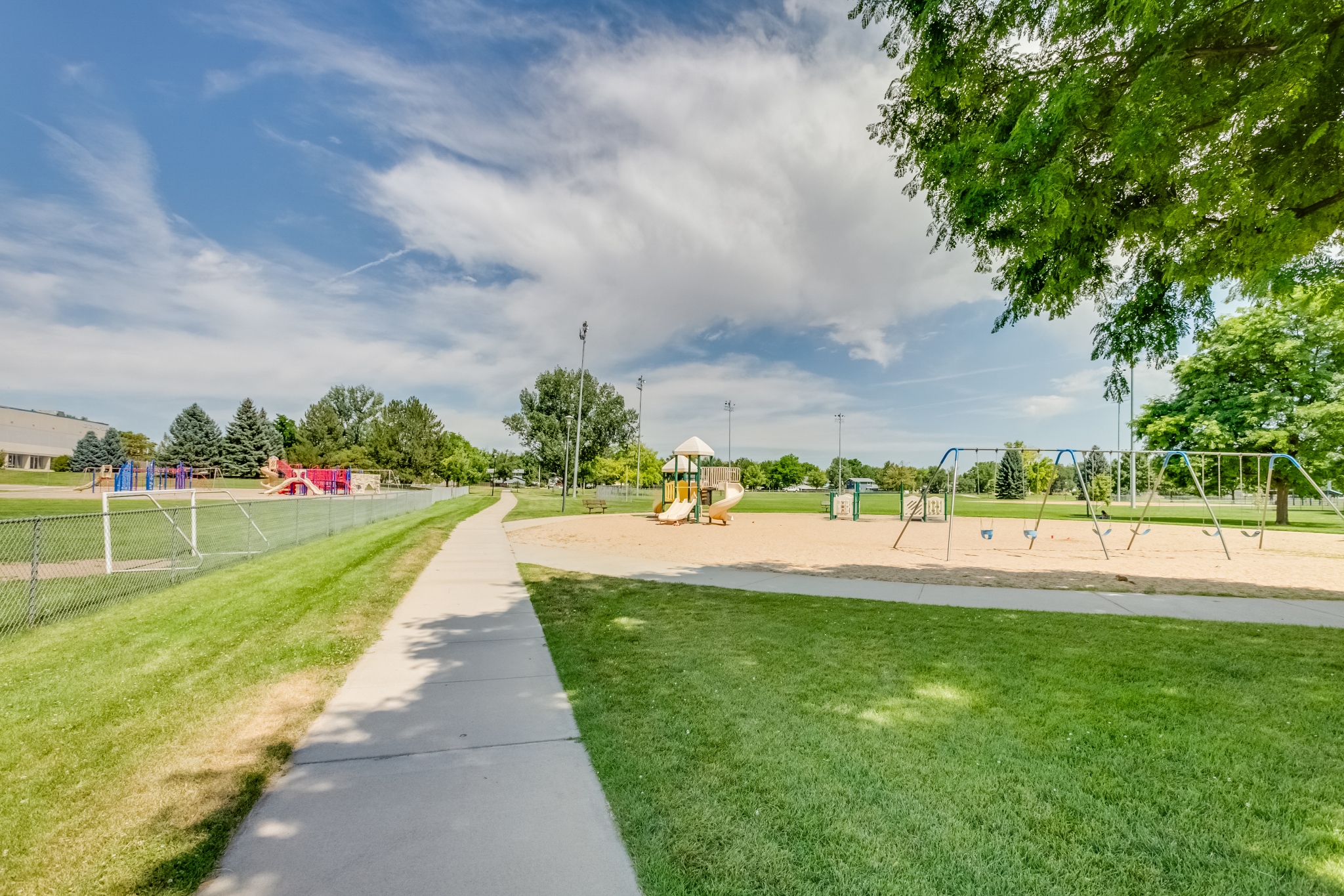 REAL ESTATE LISTING: 461 Verdant Cir Longmont Nearby Park