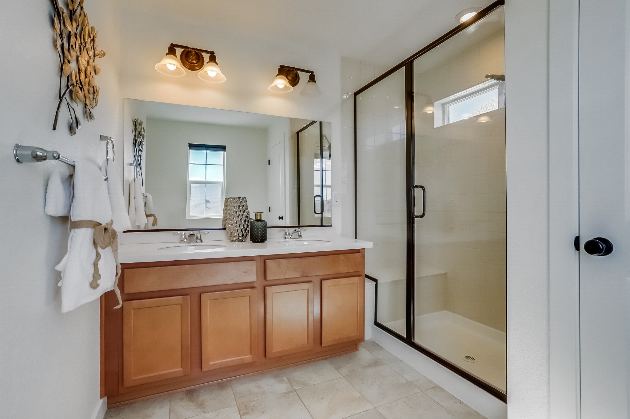 REAL ESTATE LISTING: 2080 Sicily Circle Longmont Primary Bath