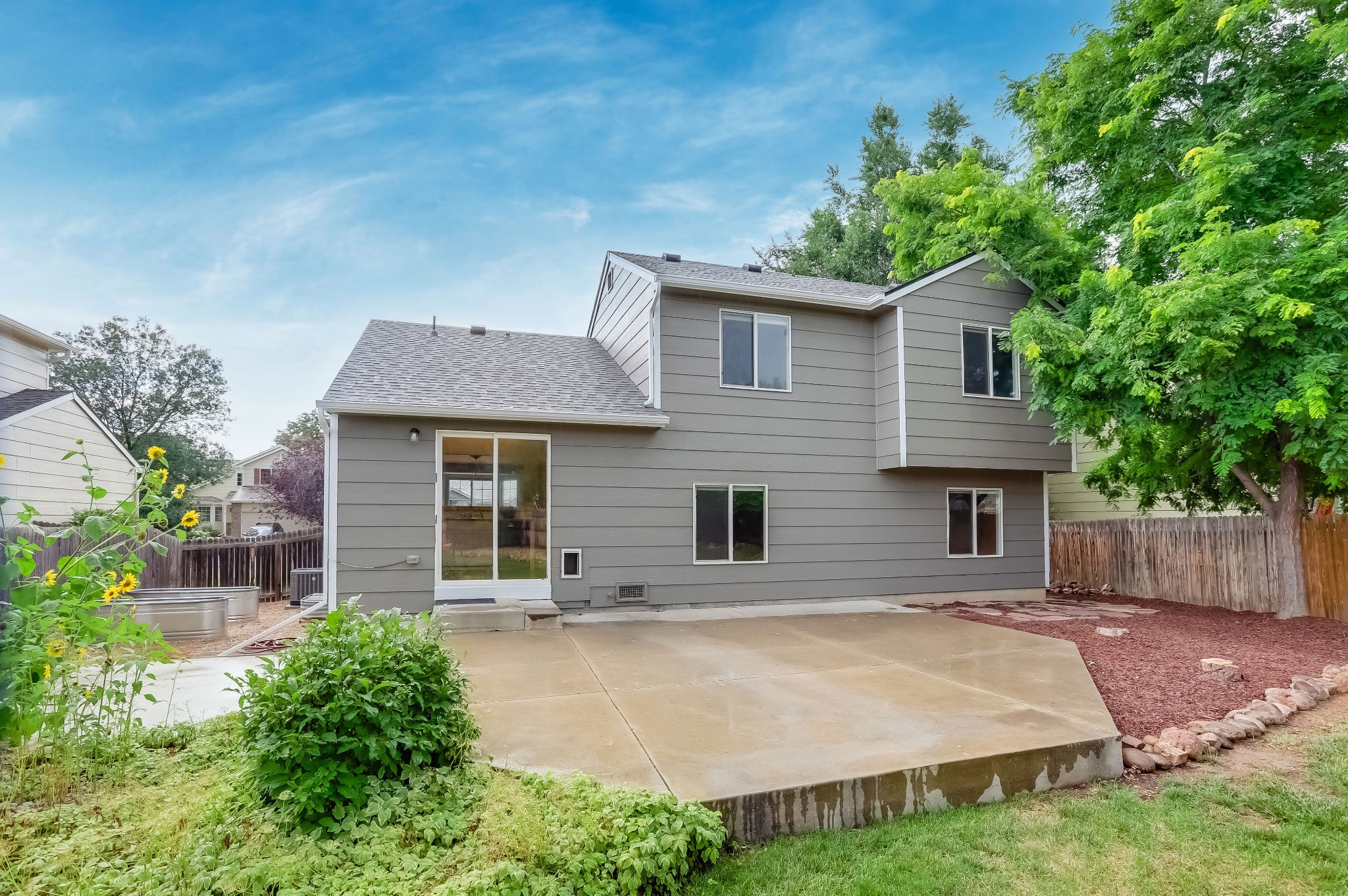 REAL ESTATE LISTING: 2124 Boise Ct Longmont Back Patio