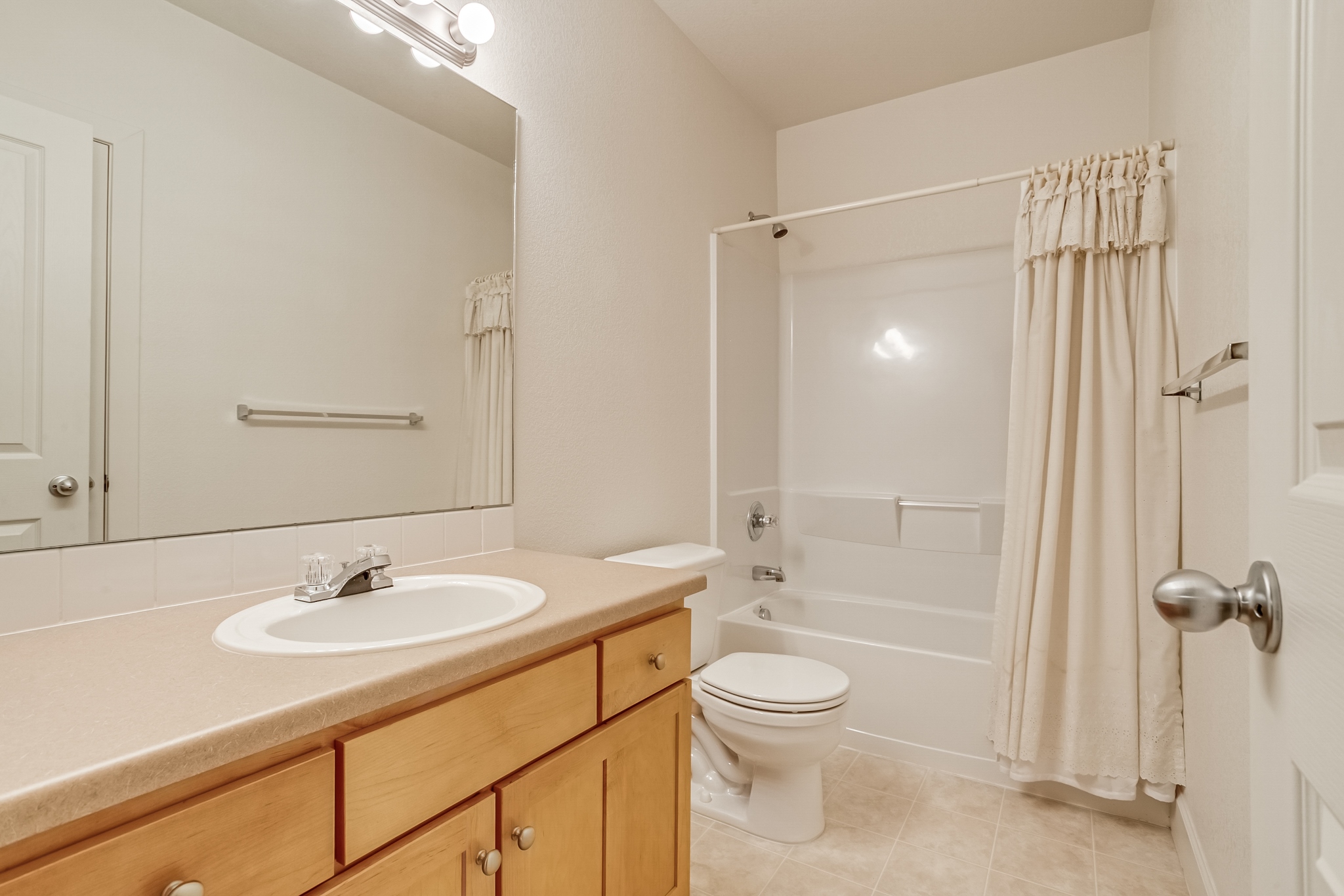 REAL ESTATE LISTING: 447 Olympia Ave Longmont Basement Bath