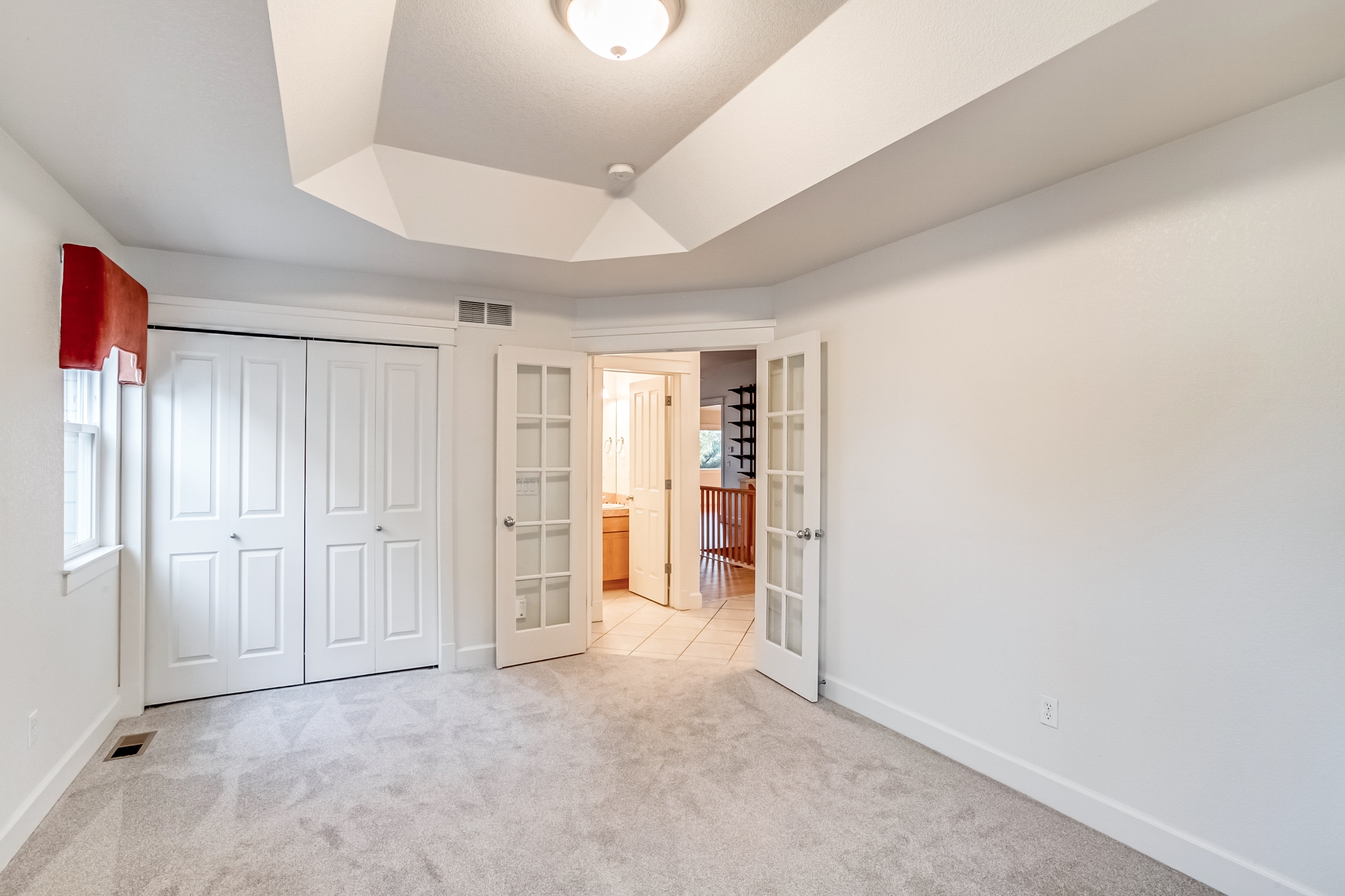REAL ESTATE LISTING: 447 Olympia Ave Longmont Study