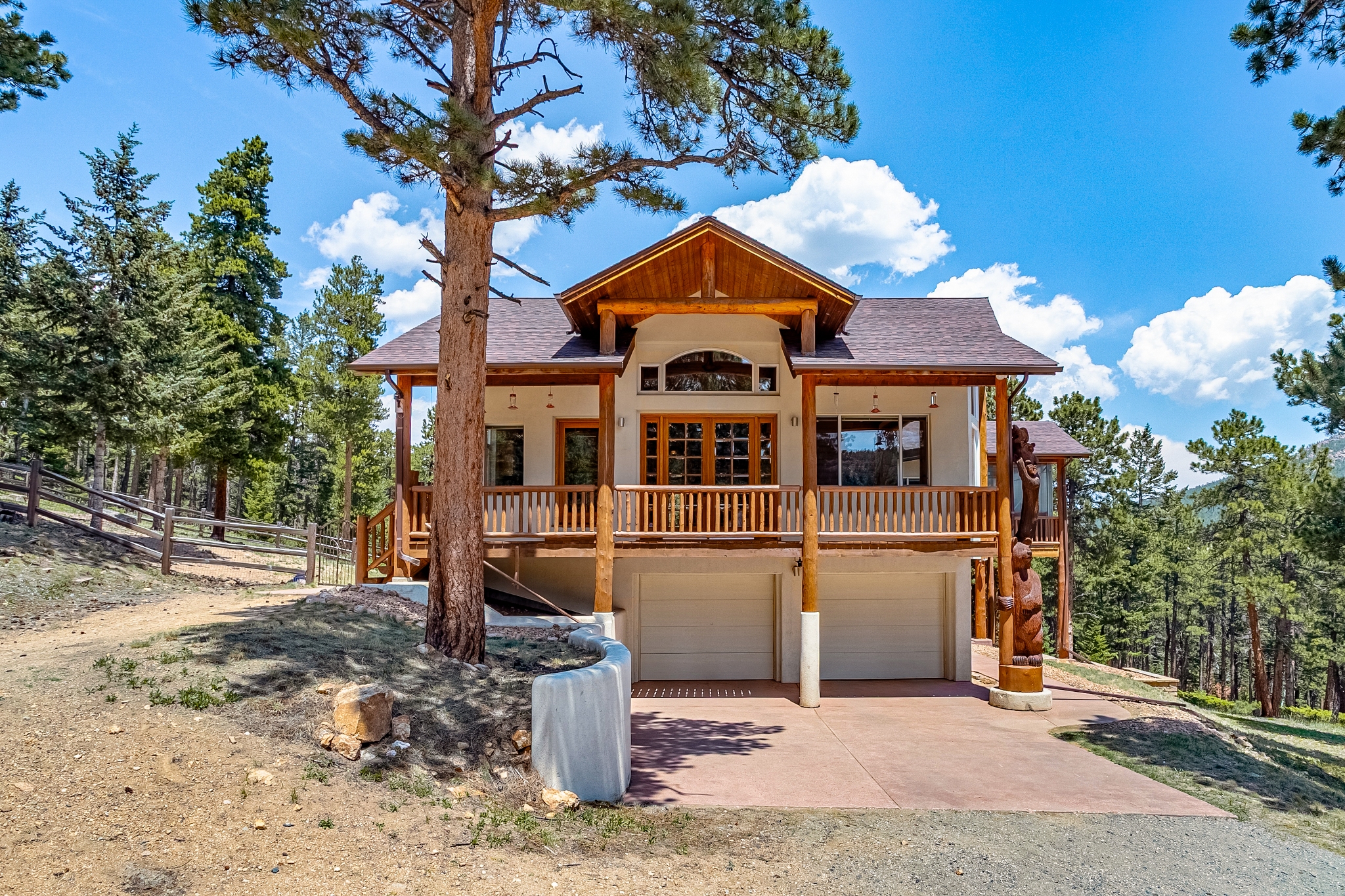 REAL ESTATE LISTING: 221 Rockledge Circle Lyons
