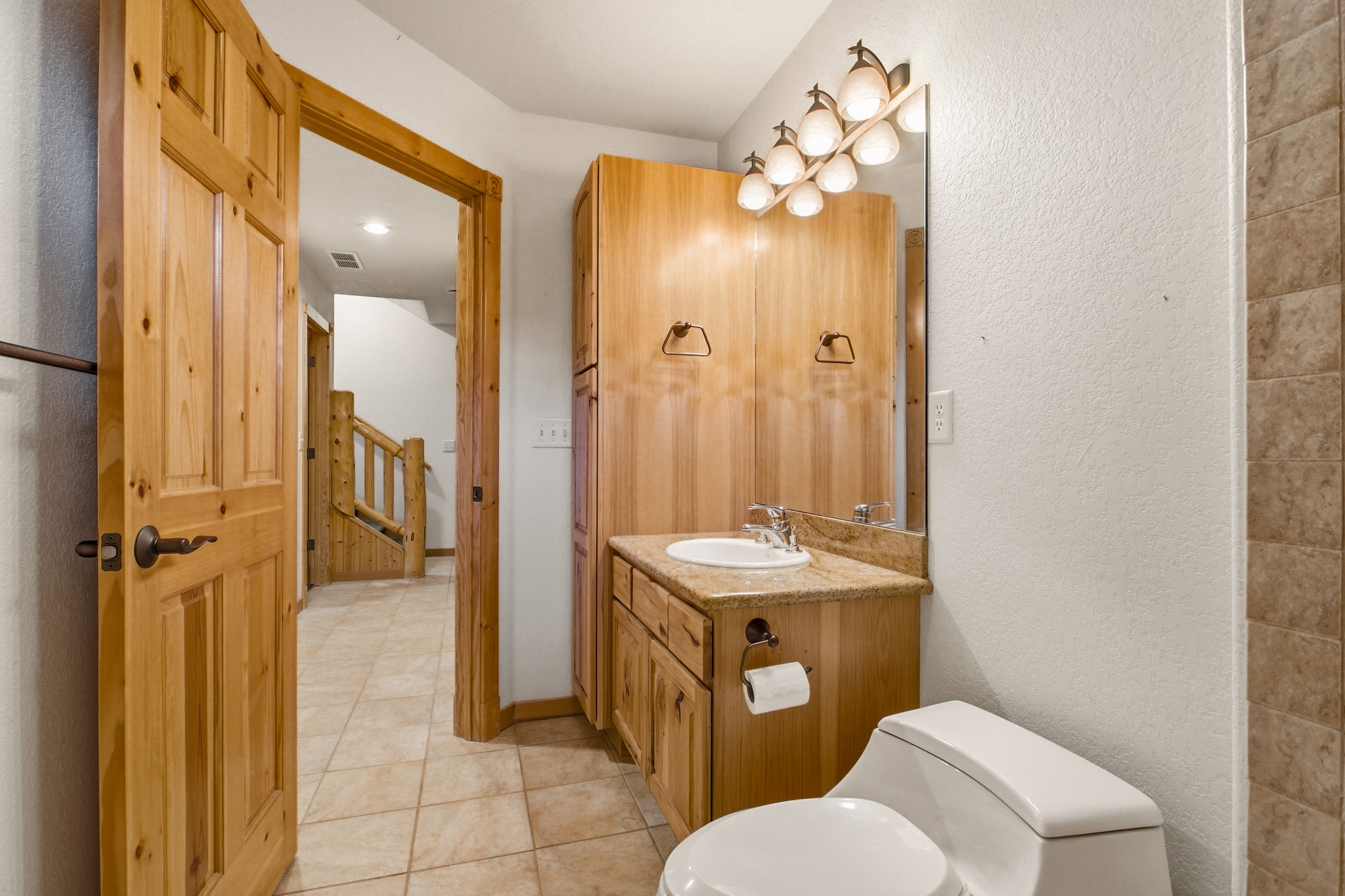 REAL ESTATE LISTING: 221 Rockledge Circle Lyons Basement Shared Bath