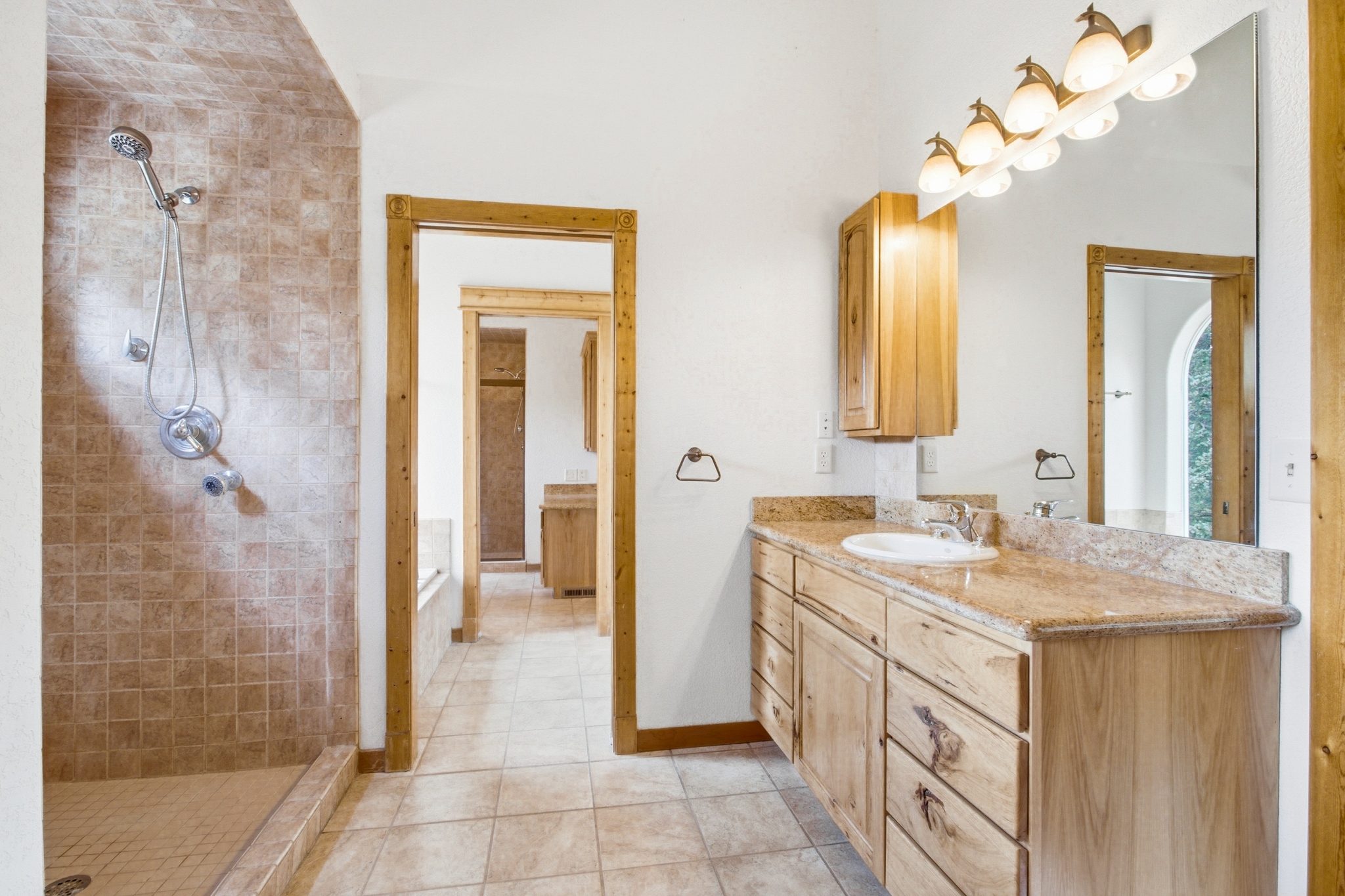 REAL ESTATE LISTING: 221 Rockledge Circle Lyons Primary Bath