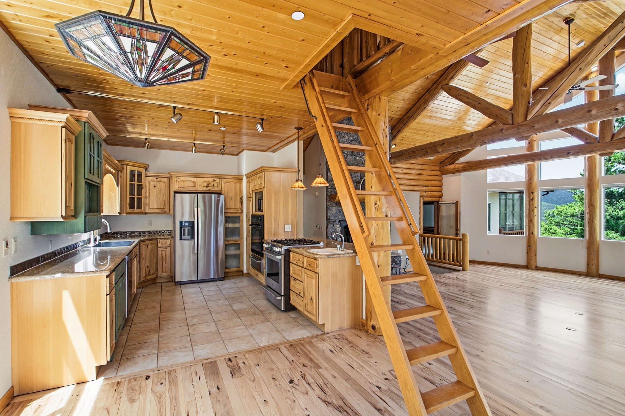 REAL ESTATE LISTING: 221 Rockledge Circle Lyons Kitchen