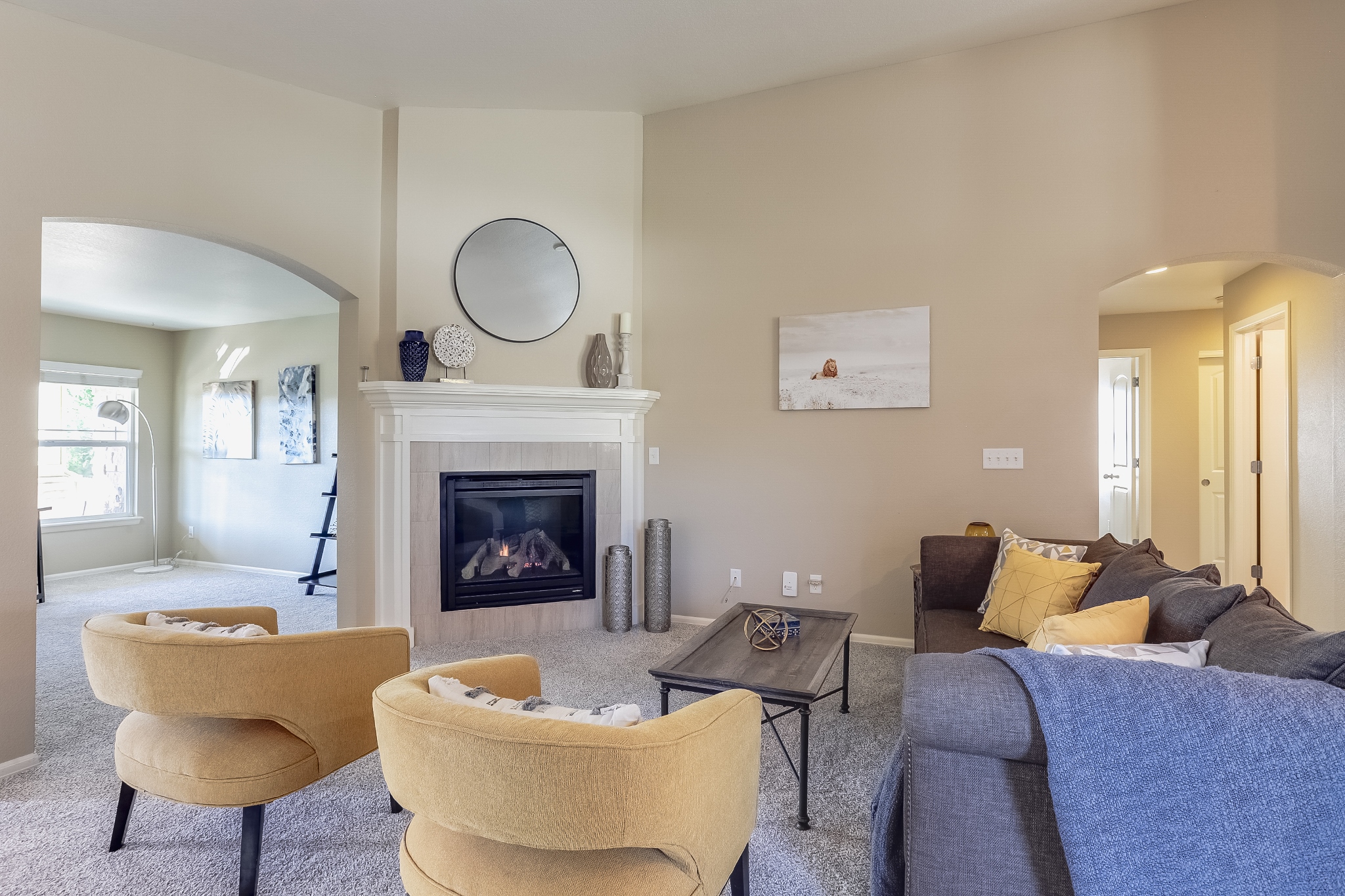 REAL ESTATE LISTING: 208 Olympia Ave Longmont Living Room