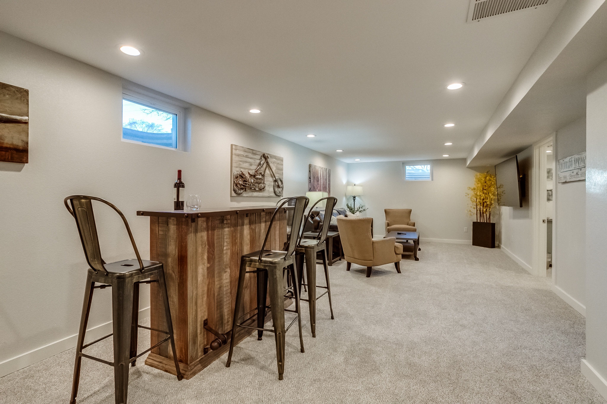 REAL ESTATE LISTING: 2502 Mount Vernon St Colorado Springs Family Room