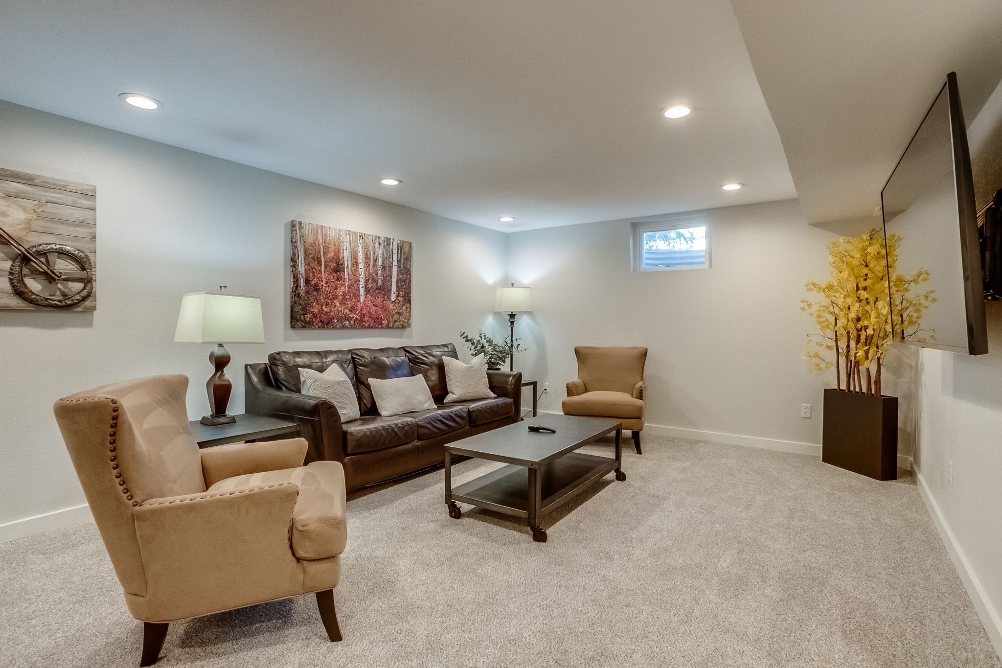 REAL ESTATE LISTING: 2502 Mount Vernon St Colorado Springs Family Room