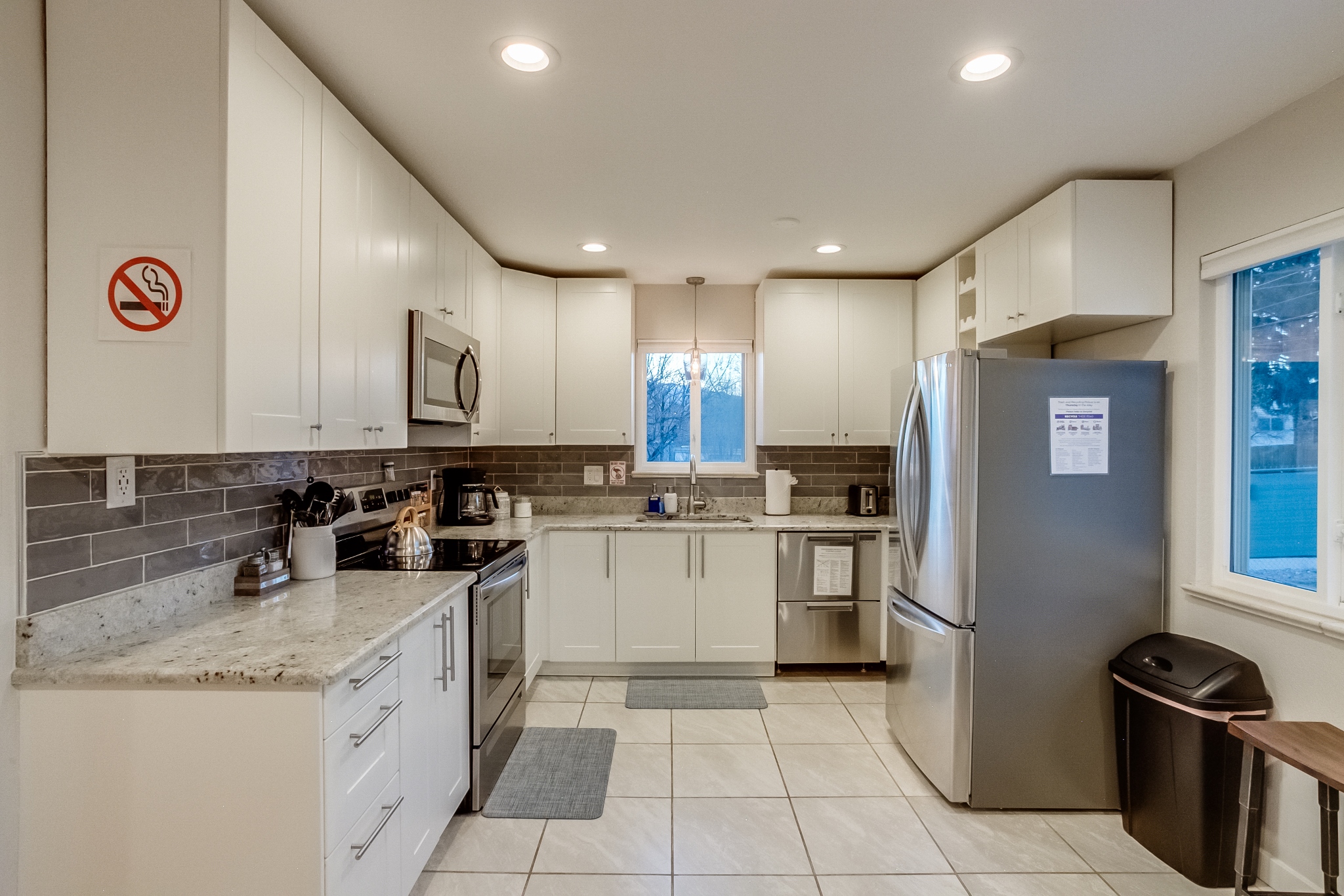 REAL ESTATE LISTING: 2502 Mount Vernon St Colorado Springs Kitchen