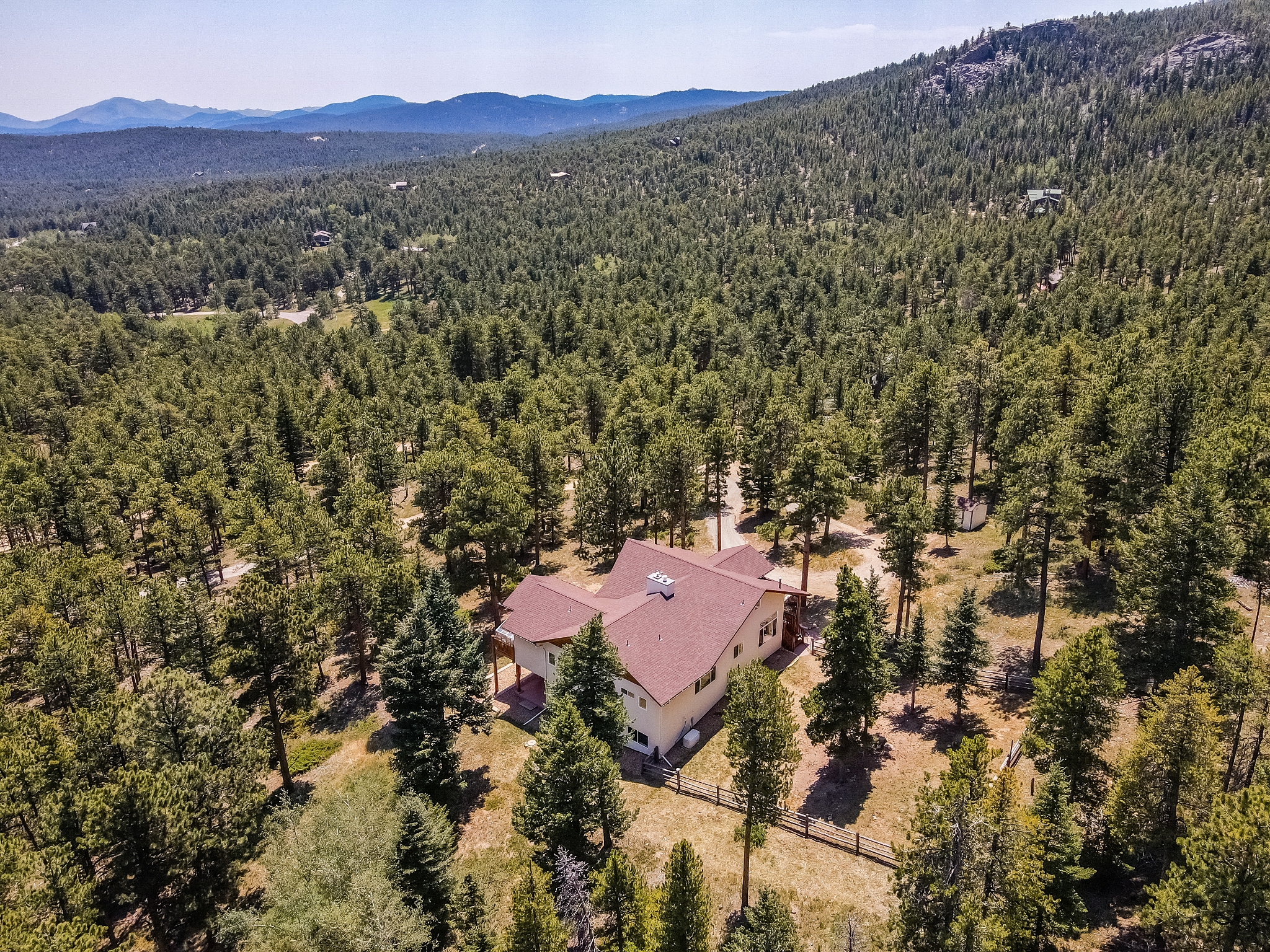 REAL ESTATE LISTING: 221 Rockledge Circle Lyons