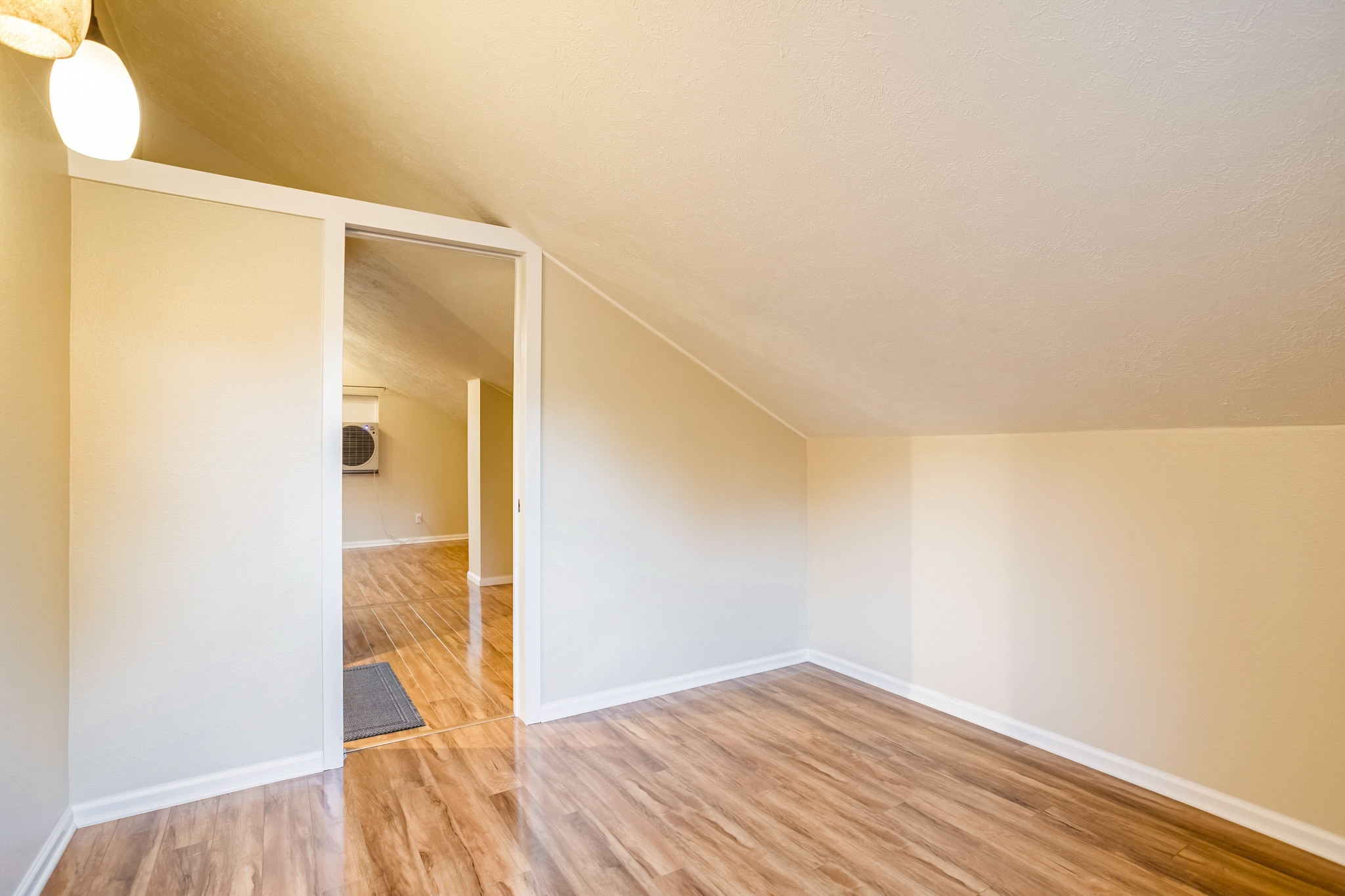 REAL ESTATE LISTING: 1423 Frontier St Flex Room